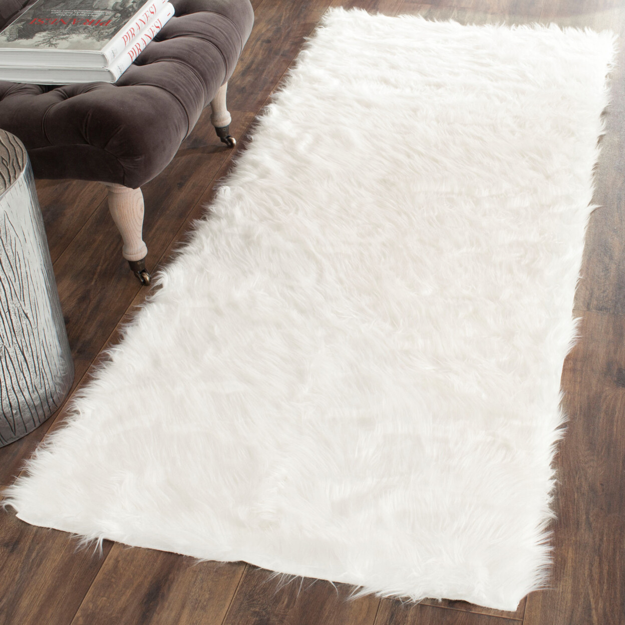 SAFAVIEH Faux Sheep Skin Collection FSS235A Ivory Rug