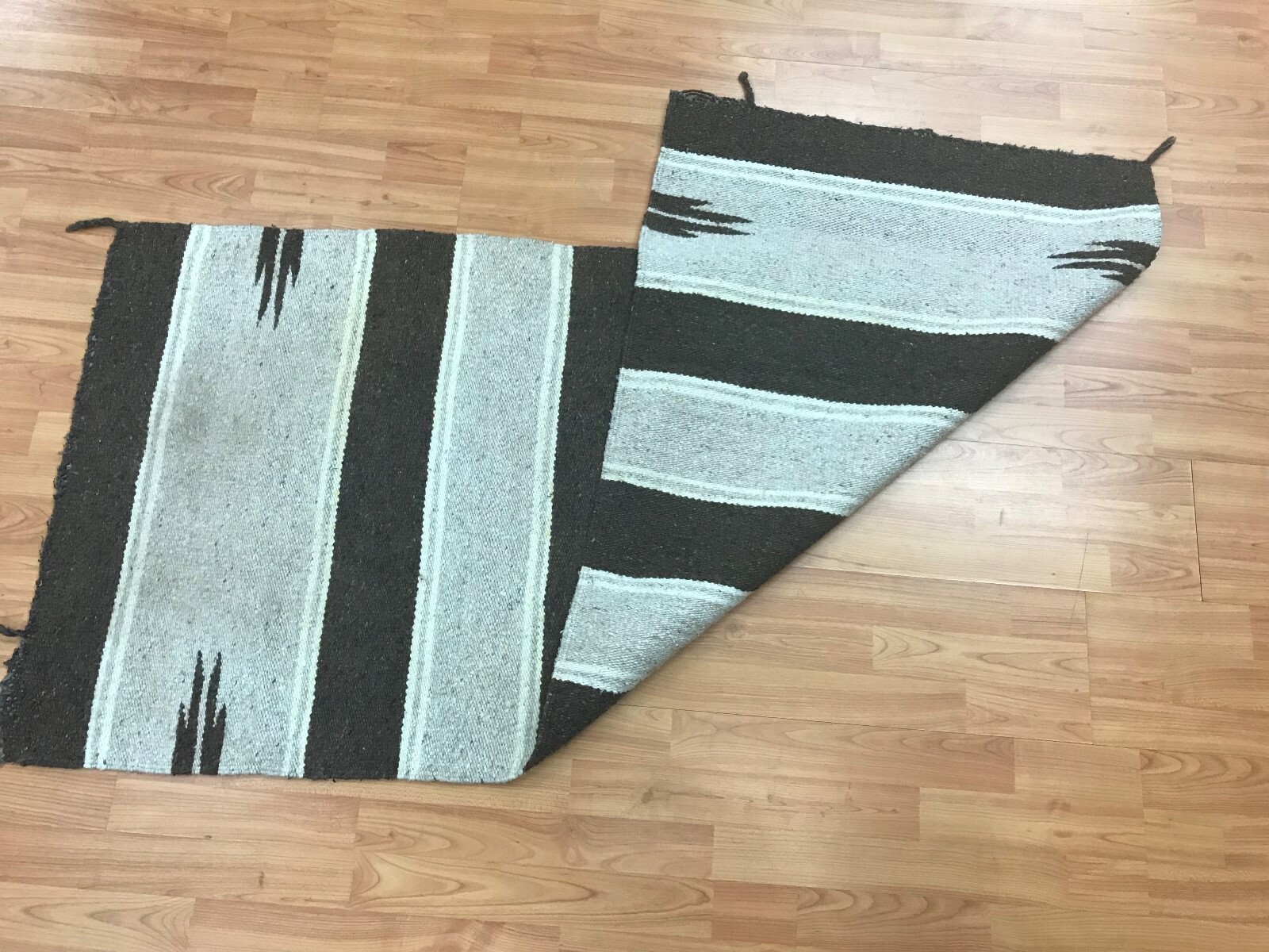 2’4″ x 5’2″ Native American Navajo Flat Weave Oriental Rug – Kilim – Hand Made