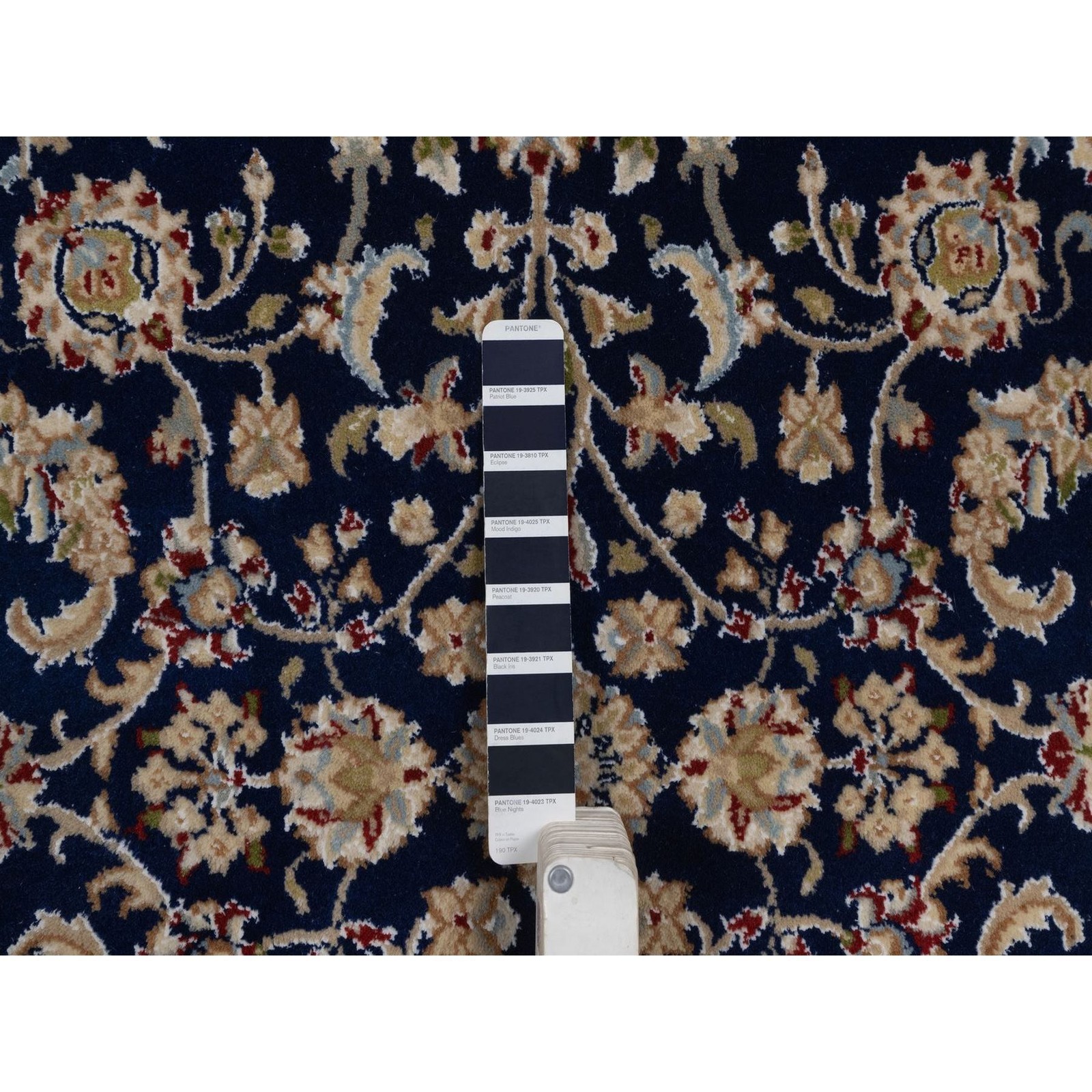 4’3″x4’3″ Midnight Blue Wool and Silk Nain Flower Design Hand Knotted Round Rug