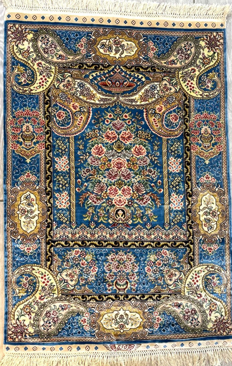 Luxury Handwoven Silk Rug Elegant Classic Soft Texture Carpet 78×62 cm