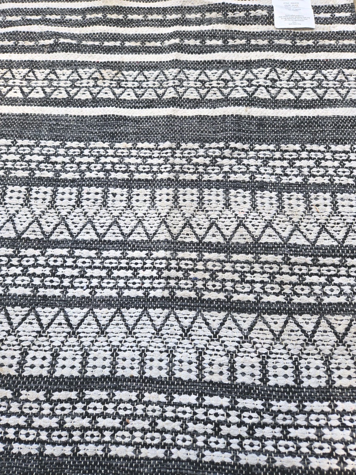 Fringed Artisan Black White Design Area Rug 42″ X 27″ Cotton Made In India