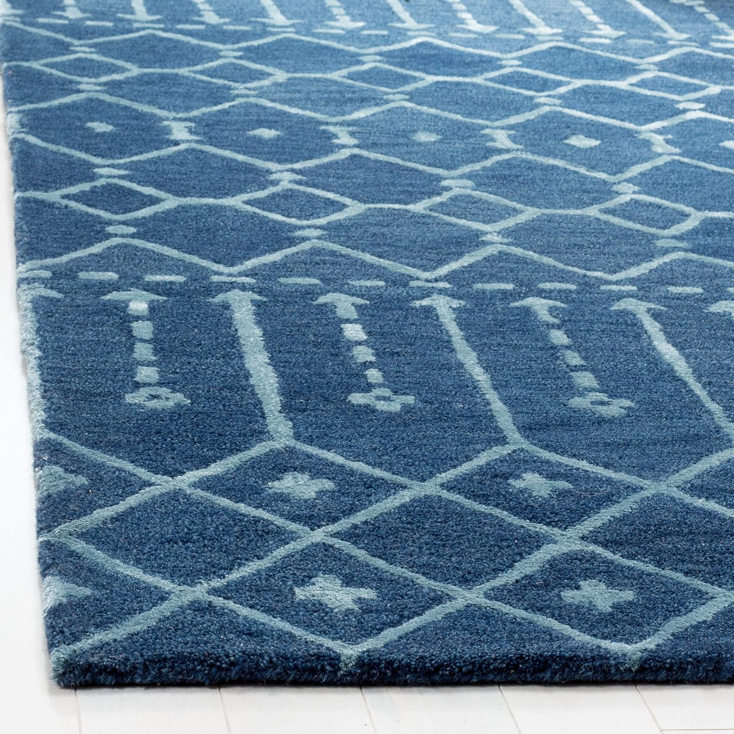 Himalaya 8′ Round Area Rug – Navy & Silver Handmade Wool for High Traffic Areas
