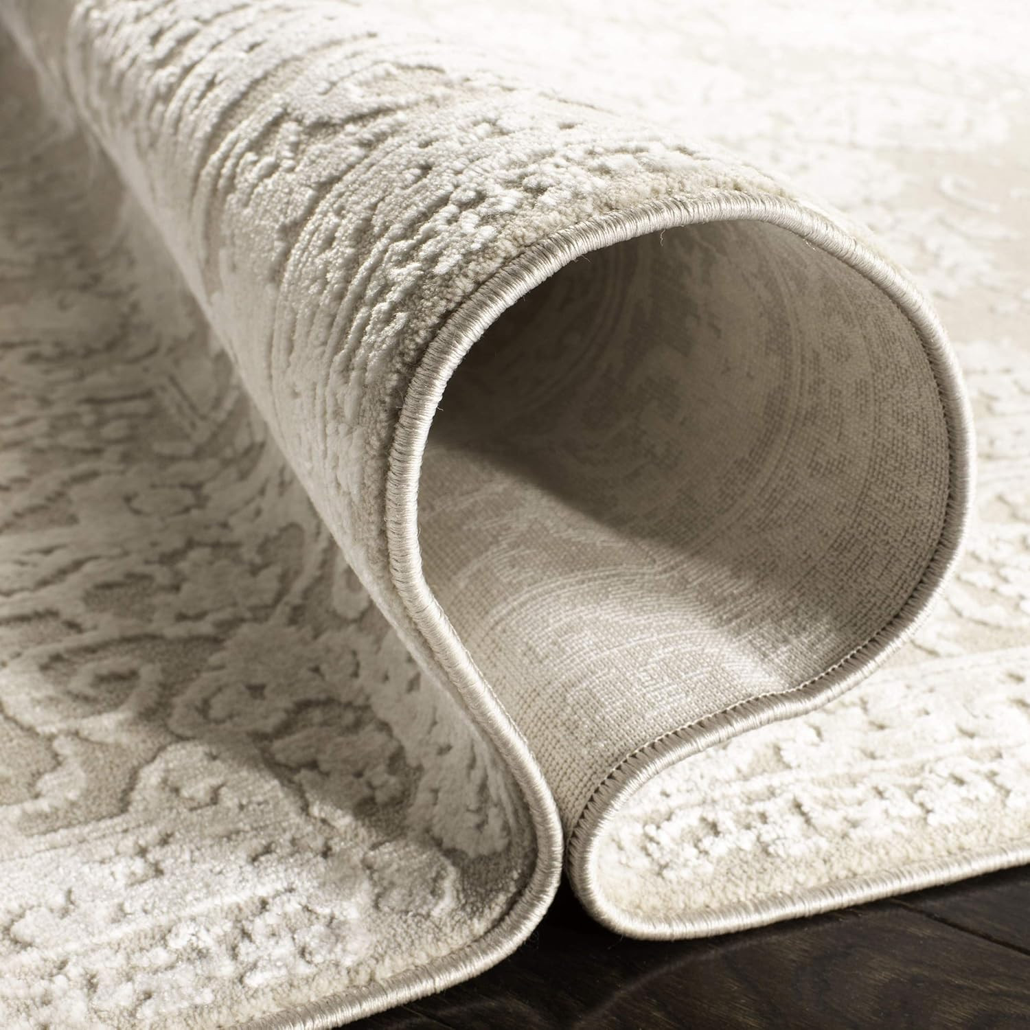 Vintage Distressed Area Rug 5’1″ x 7’6″ – Creme & Ivory, Non-Shedding