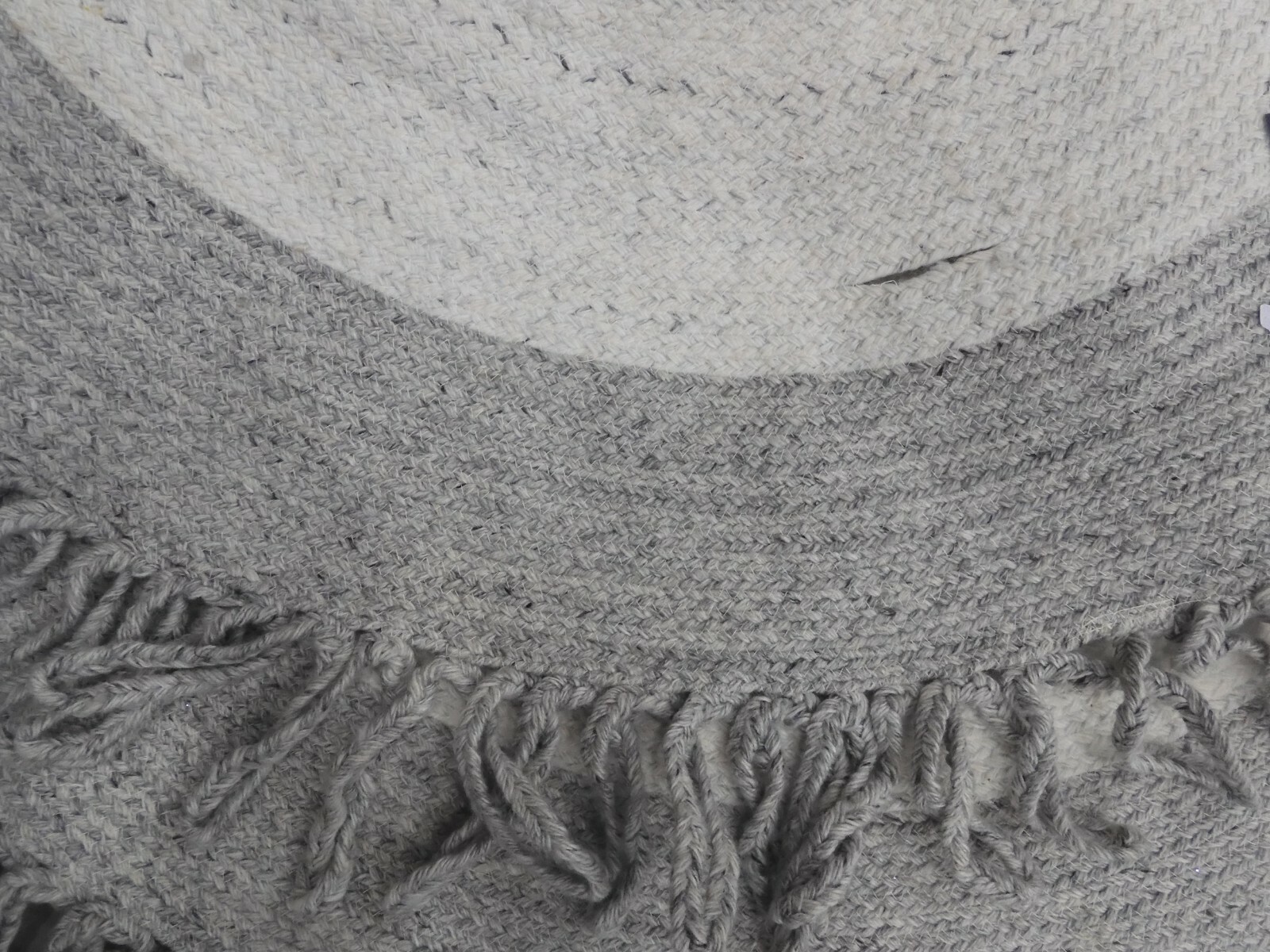 IVORY 5′ X 5′ Round Loose Threads Rug, Reduced Price 1172624164 CAP228F-5R