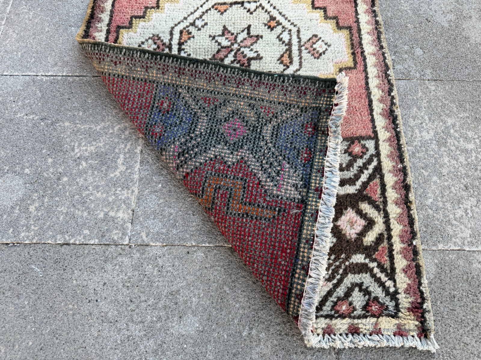 Vintage Turkish Mini Accent Rug 1.8×3.2 ft Rose Black Geometric Door Mat