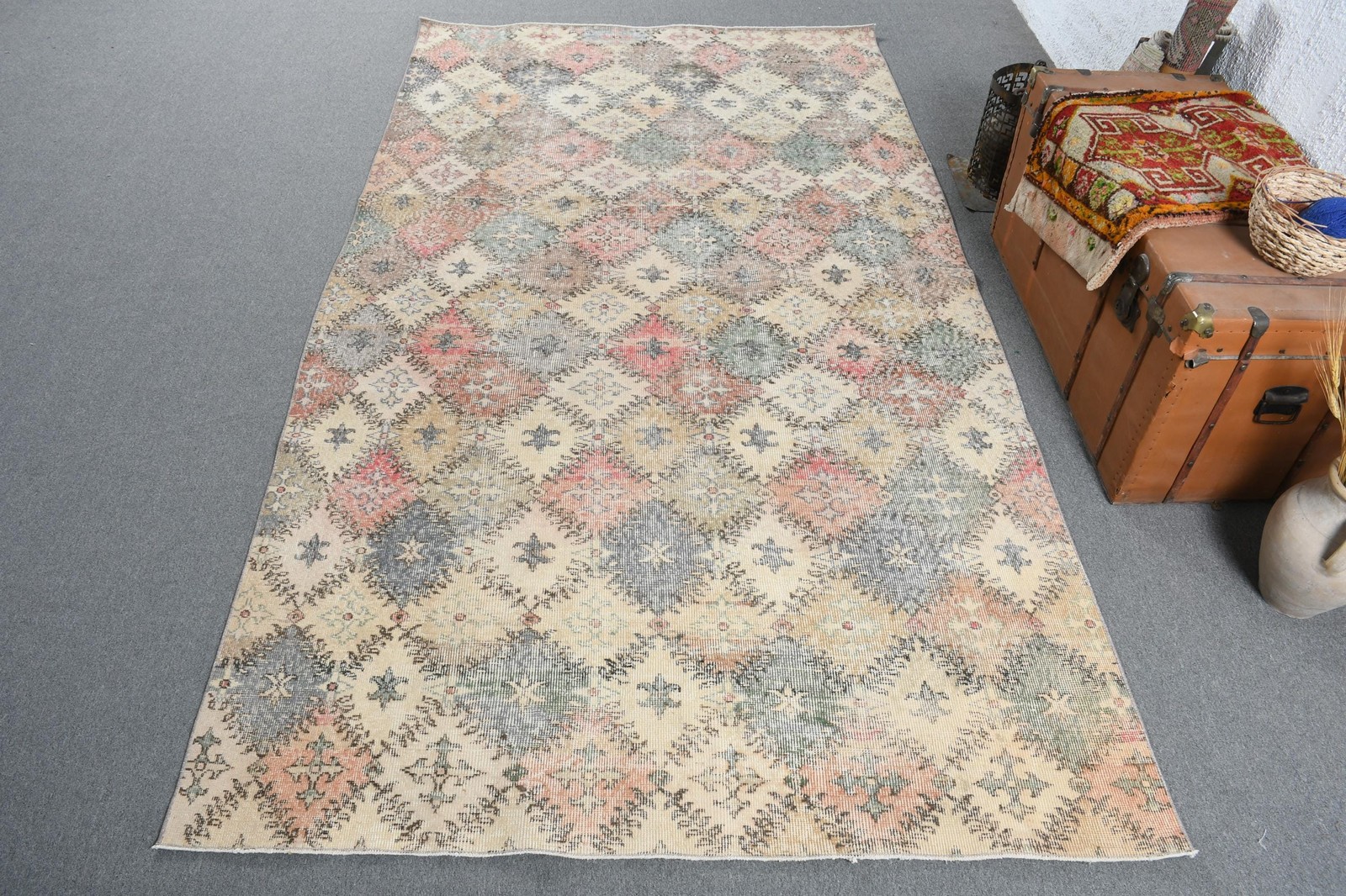 Turkish Large Rug 5,4×9,6 ft (164×294 cm), Gray Floral Vintage Rug