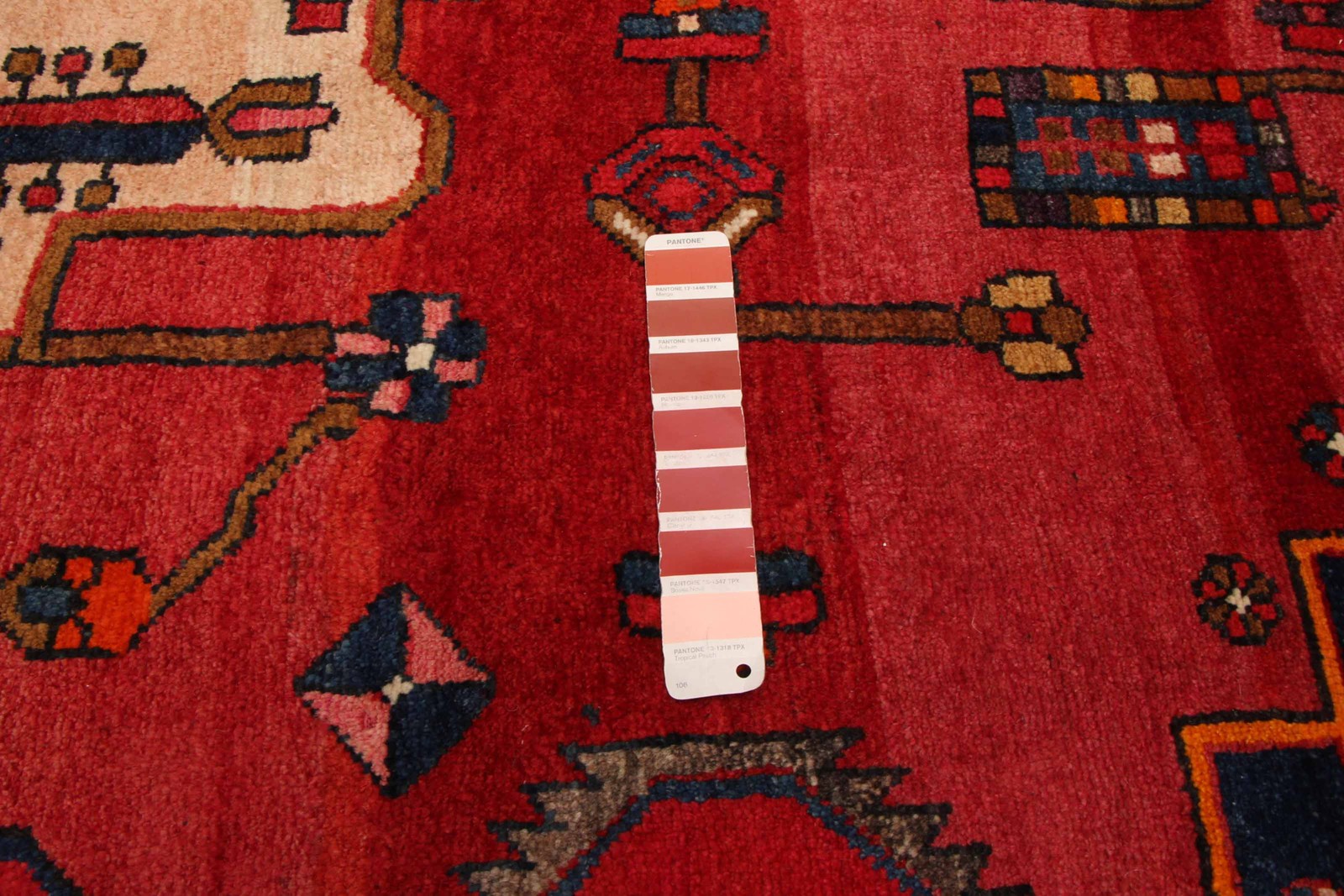 Vintage 5’9″ x 11’0″ Traditional Hand Knotted Vegetable Dye Wool Area Rug
