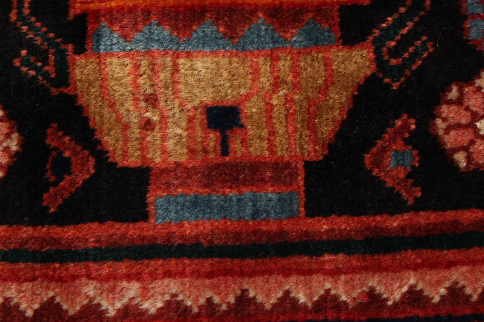 Vintage 5’2″ x 9’5″ Traditional Hand Knotted Vegetable Dye Wool Area Rug