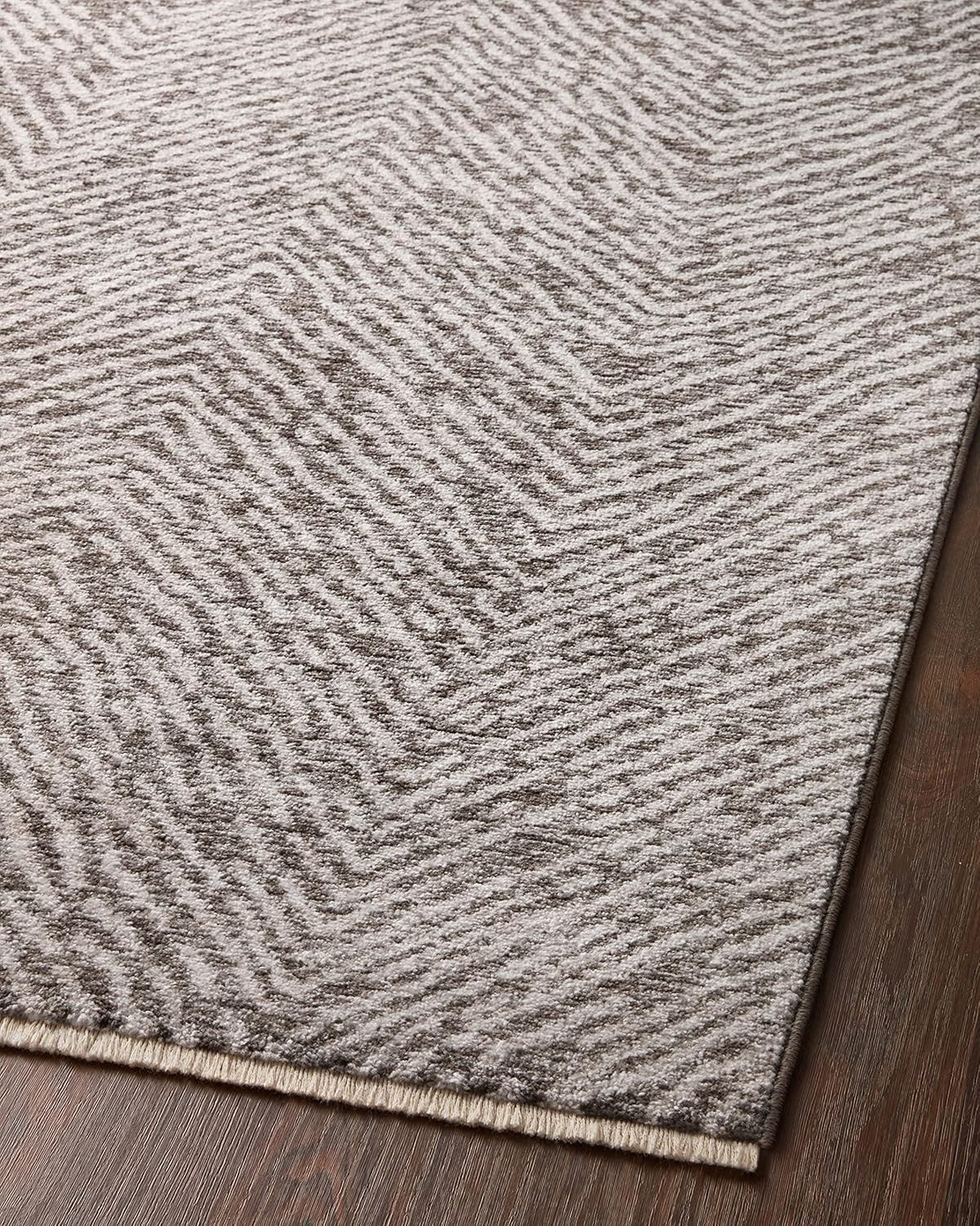 Loloi II Vance Collection VAN-10 Taupe/Brown 2′-3″ x 3′-10″ Accent Rug