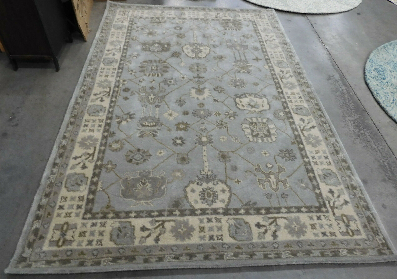 SILVER / CREAM 6′ X 9′ Damaged Rug Reduced Price 1172602942 ROY633A-6