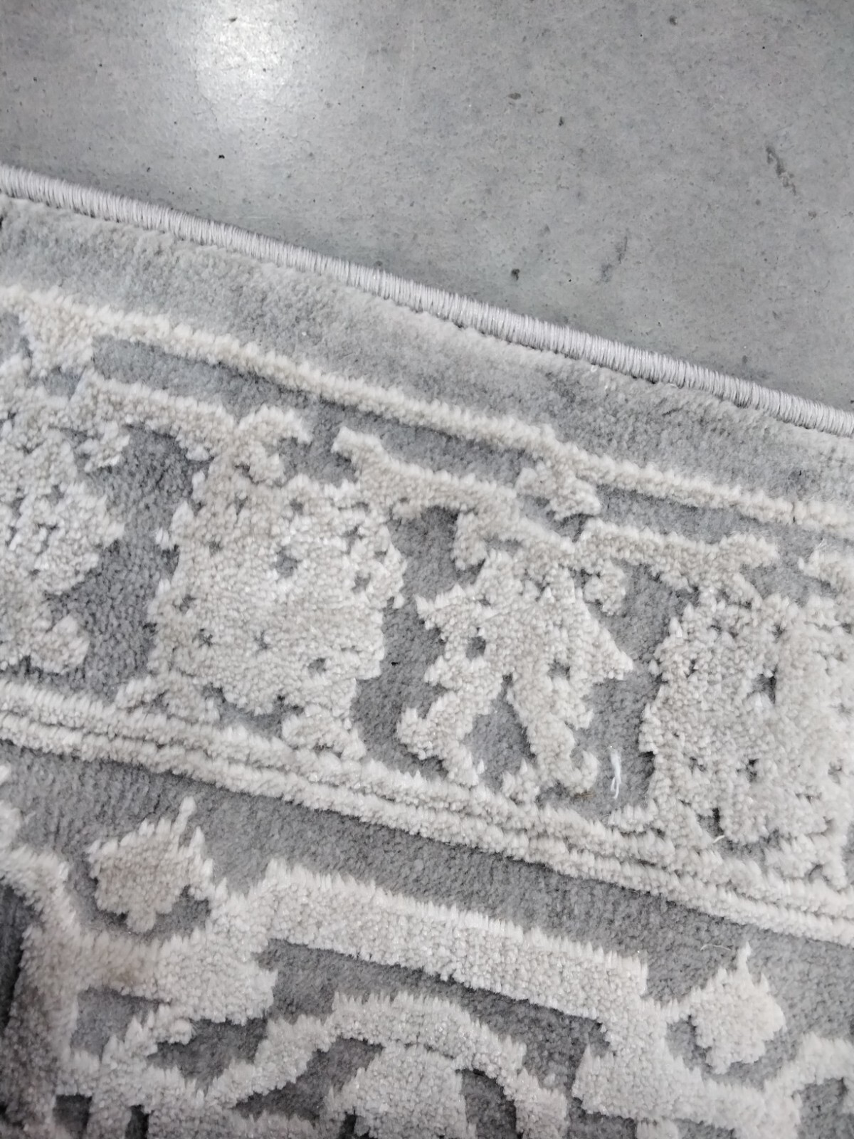 LIGHT GREY / CREAM 2′-3″ X 12′ Stained Rug, Reduced Price 1172731968 RFT665C-212