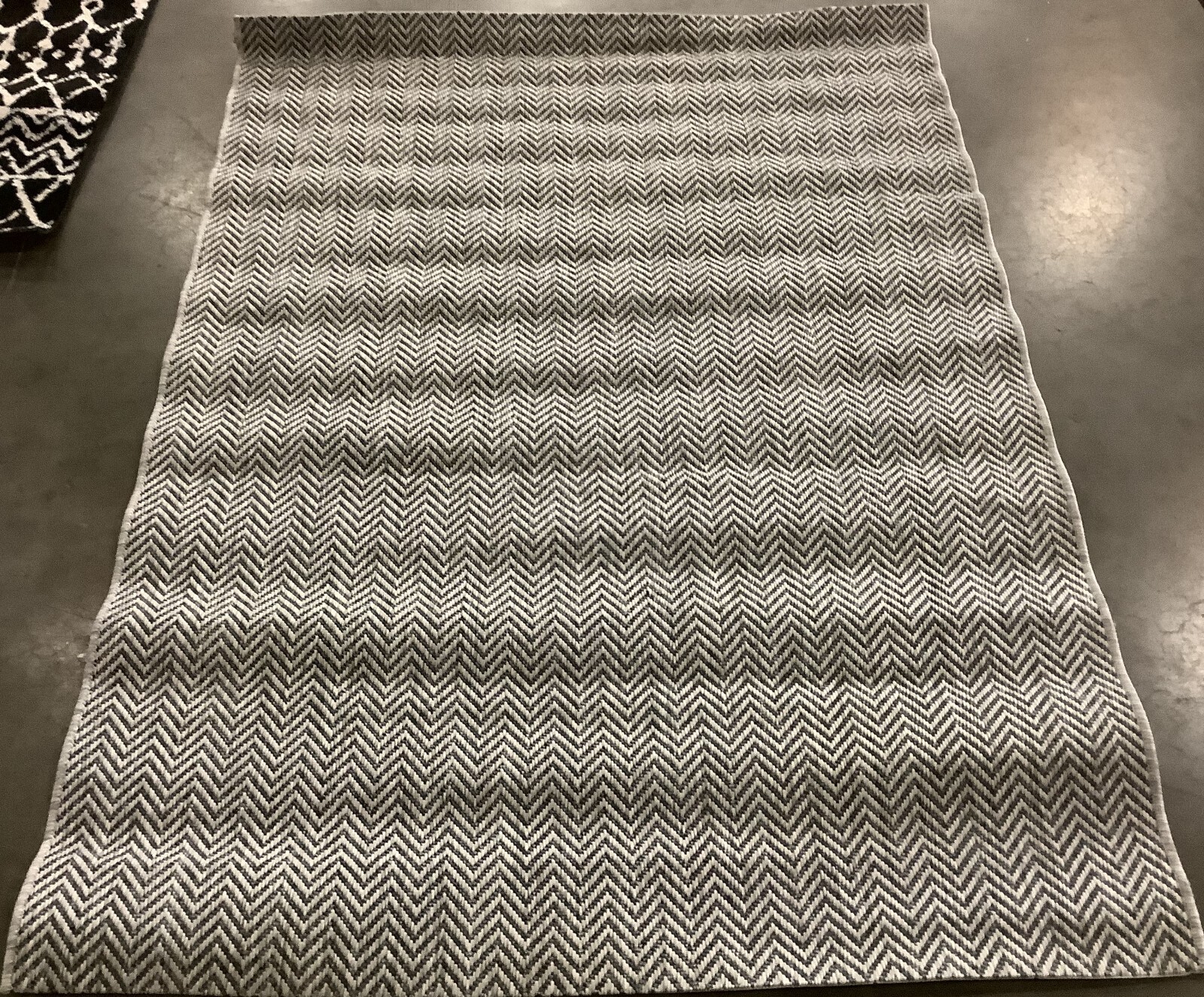 GREY / NAVY 4′ X 5′-7″ Flaw in Rug, Reduced Price 1172663638 CY8022-36812-4