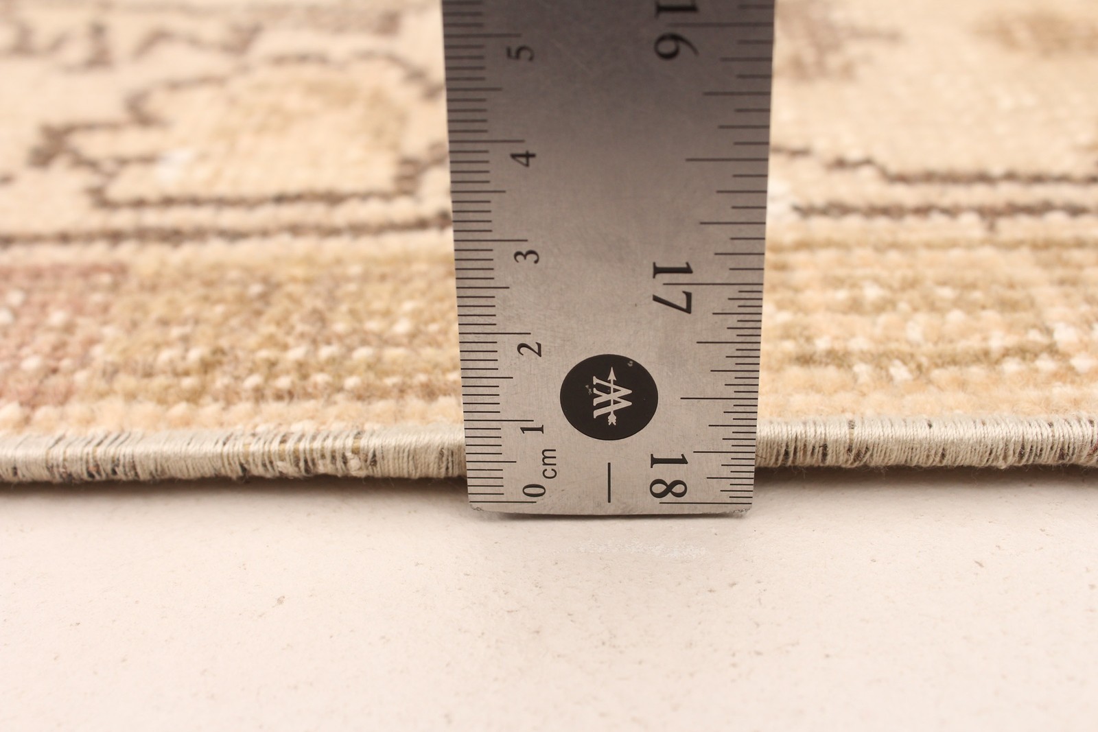 Vintage Light Khaki Traditional 5’6″ x 8’11” Hand-Knotted Oriental Wool Area Rug