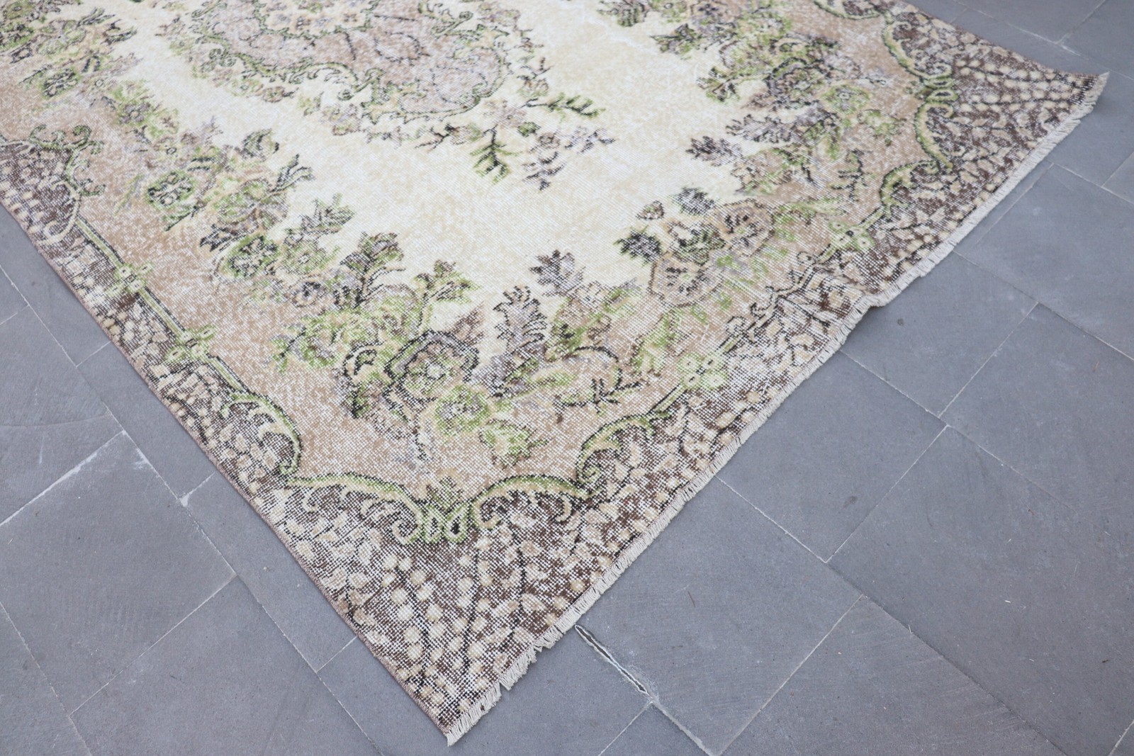 Vintage Rug, Large 5,4×9,7 ft Rug, Rug Green Floral Rug