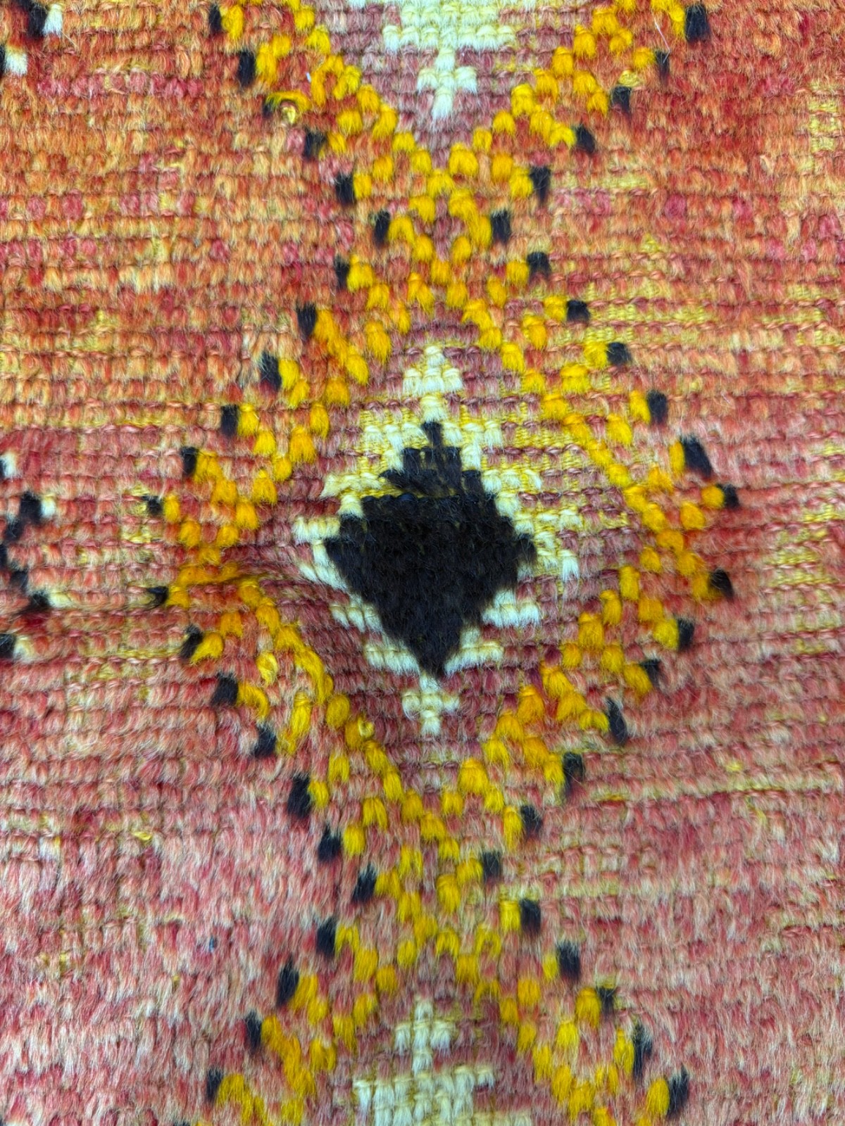 Vintage Fabulous Hand Knotted Moroccan Wool Rug Carpet Floor Area 136×97 Cm