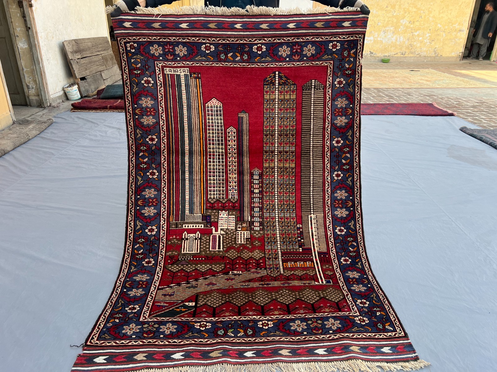 4’1 x 6’2 Ft Vintage Pictorial Cityscape Rug – New York Skyline Design Handmade