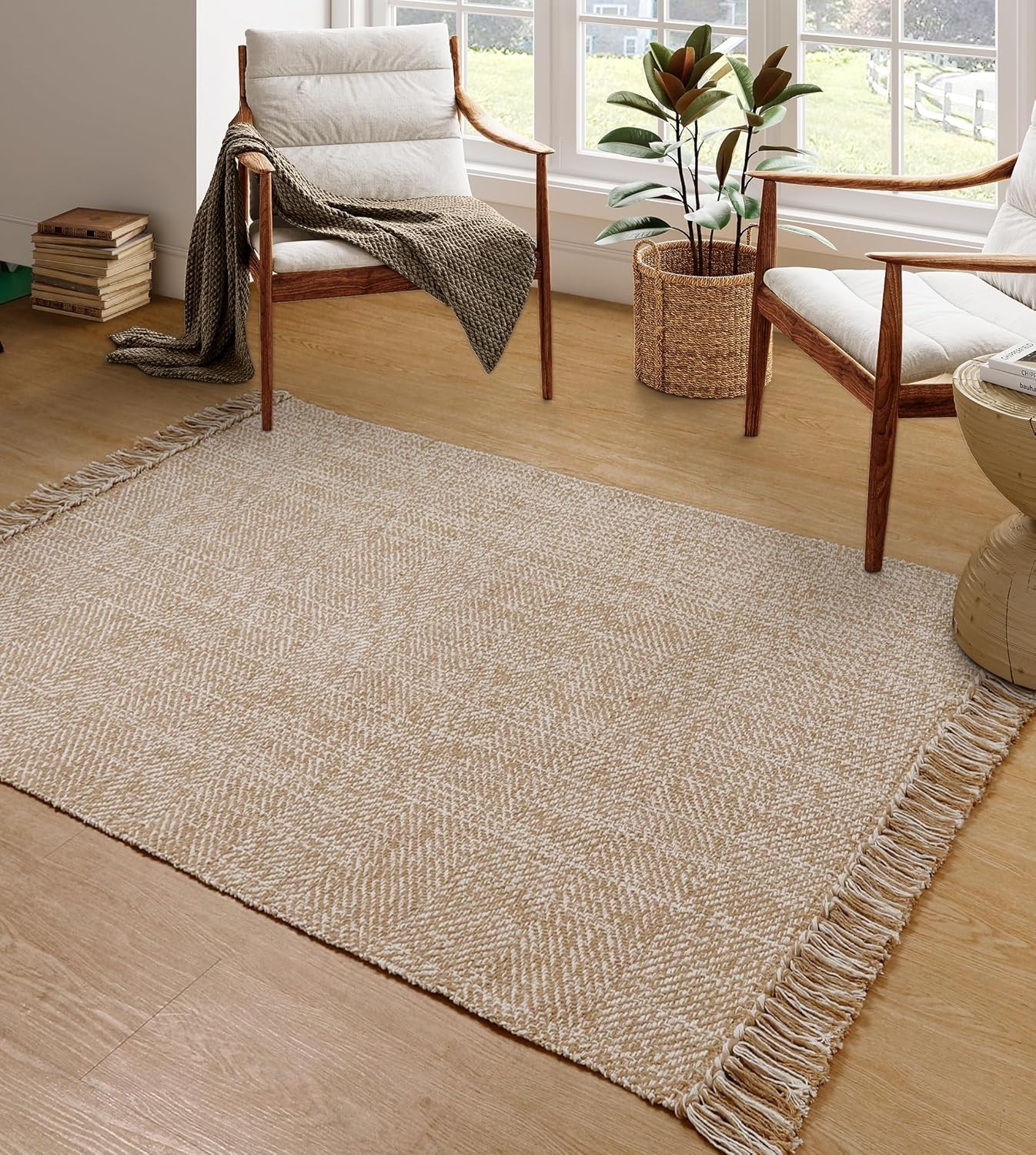 Modern 4′ x 6′ Braided Indoor Accent Rug in Tan/Cream – Perfect for Pets