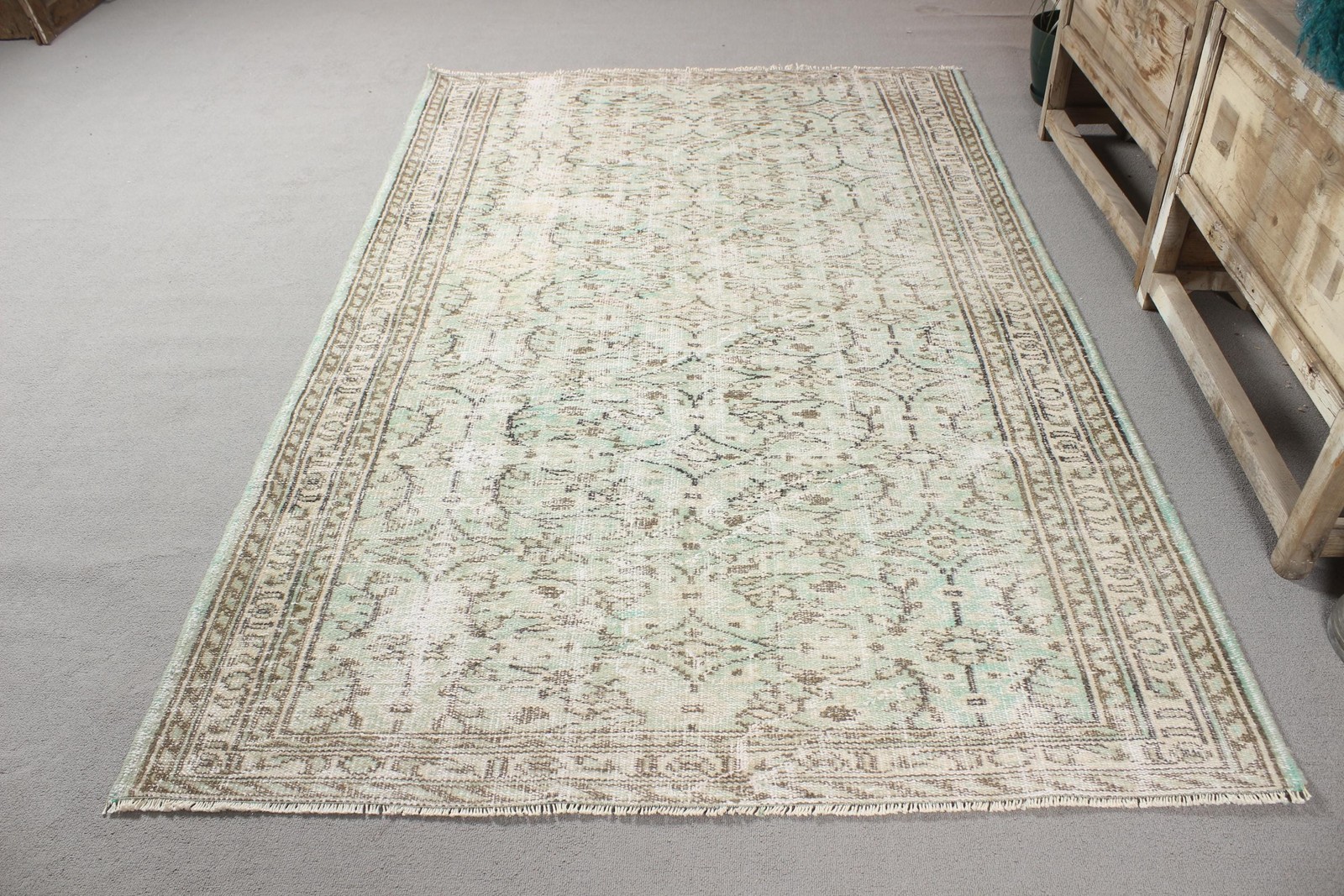 Vintage Turkish Rug 5×7,9 ft, Green Area Moroccan Wool Rug