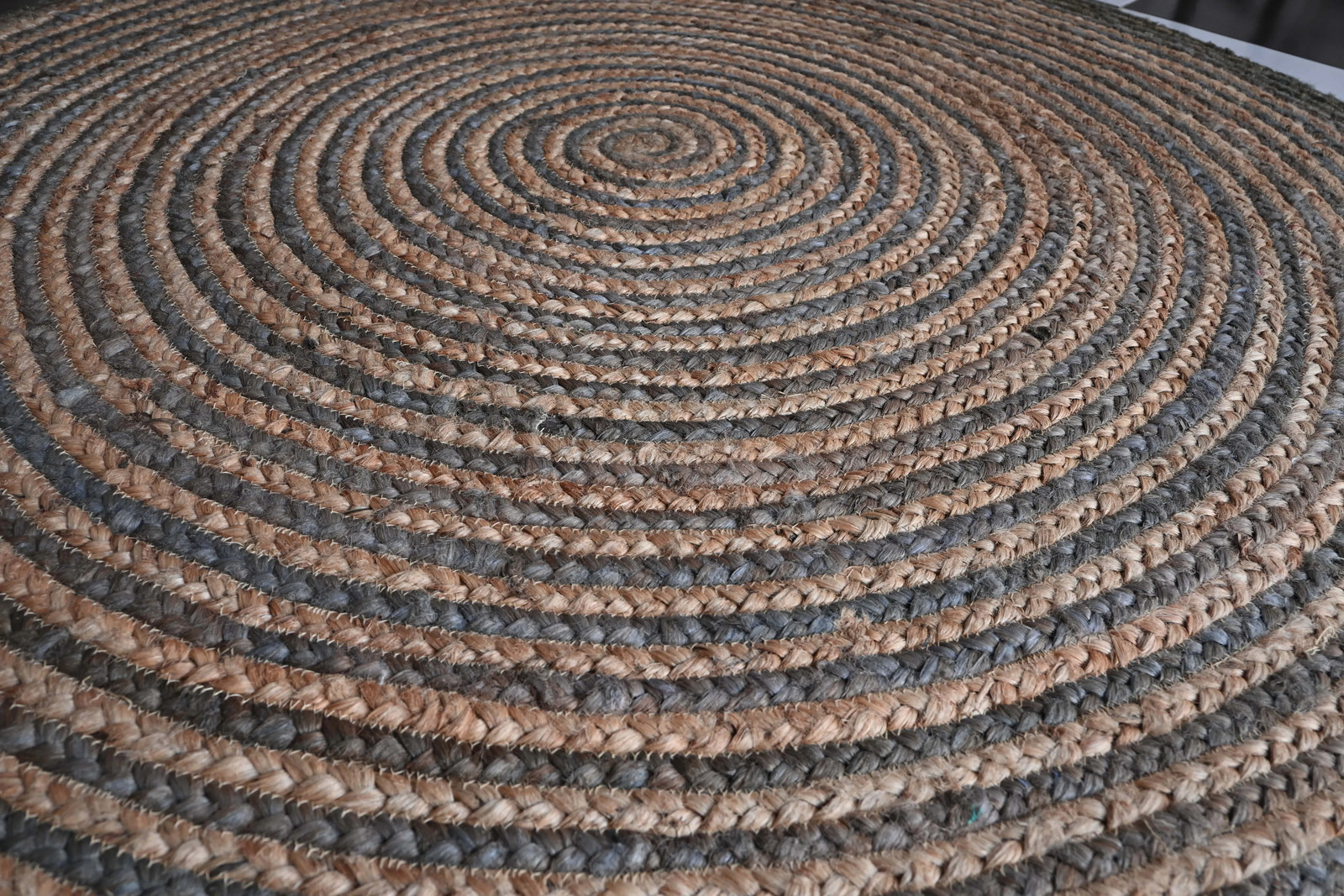Rugmoda Jute Natural & Blue Braided Round 4×4 ft Living Room Area Rug