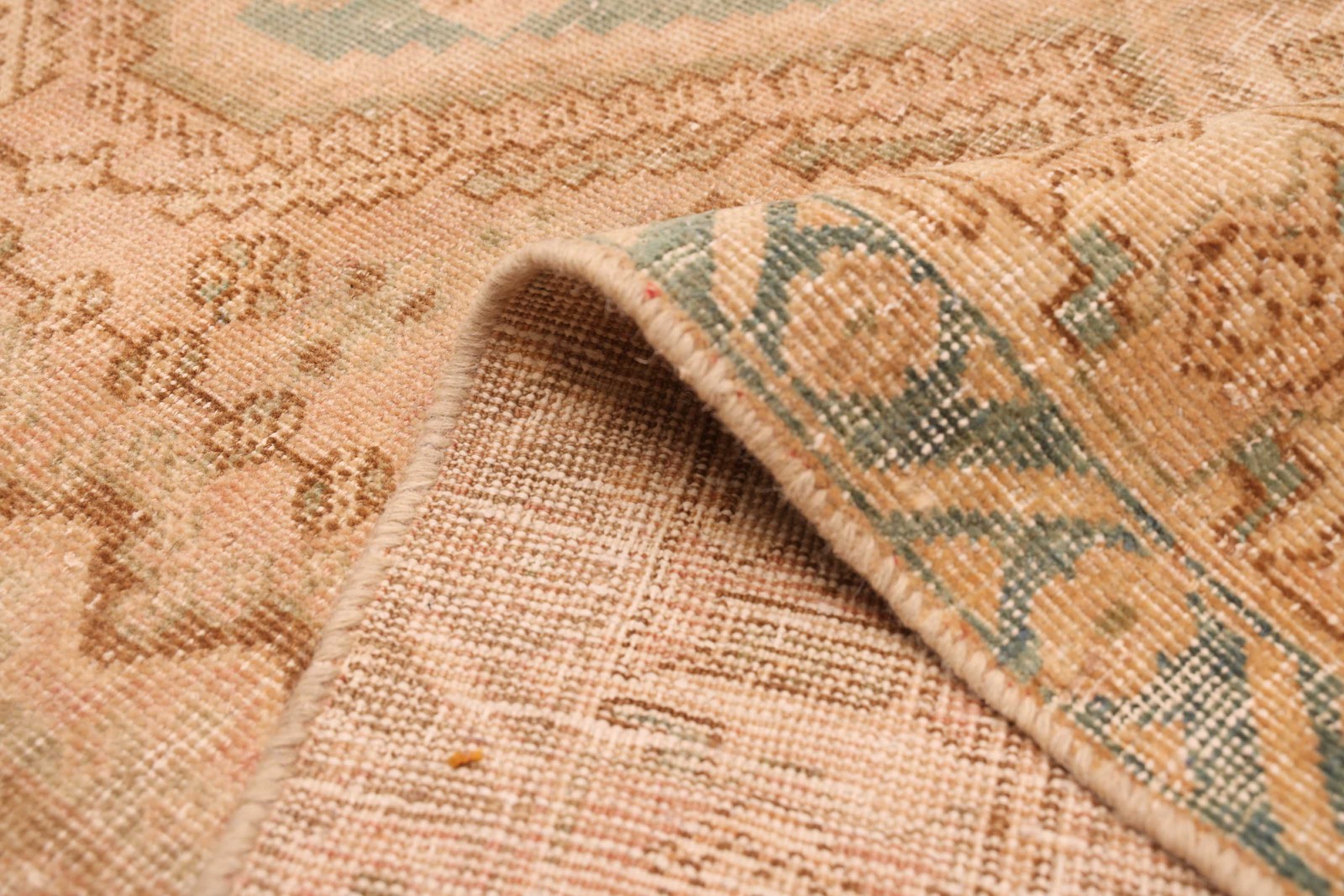 Vintage 5’0″ x 9’7″ Traditional Hand Knotted Vegetable Dye Wool Area Rug