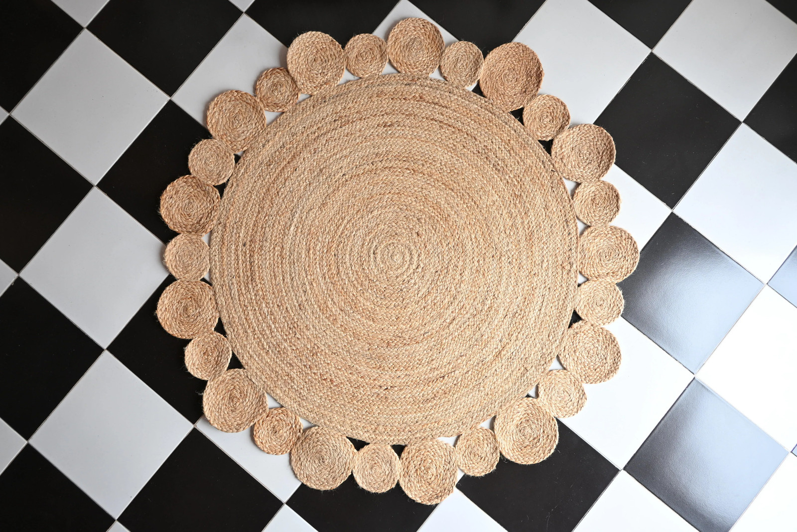 Rugmoda Jute Natural Braided 4×4 ft Round Scalloped Rug for Living Room Bedroom