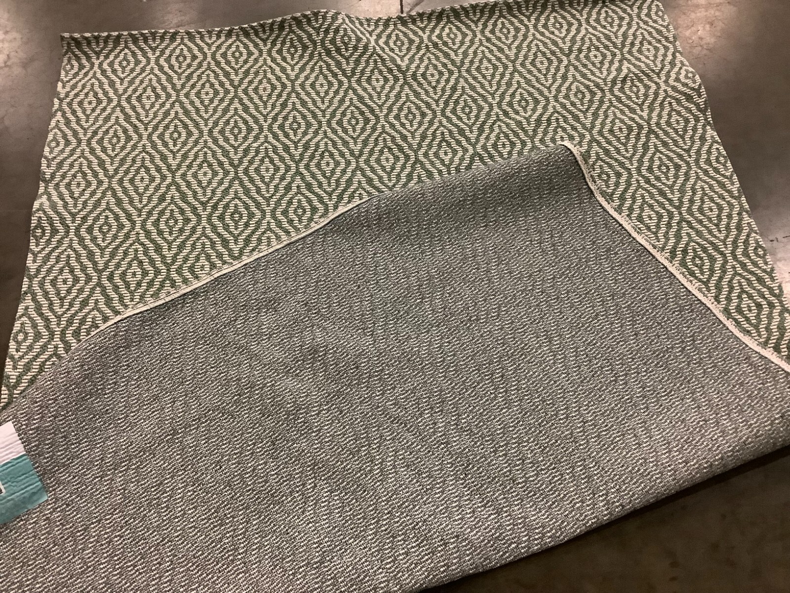 GREEN / IVORY 5′-0″ x 7′-0″ Flaw in Rug, Reduced Price 1172675185 MSR484Y-57