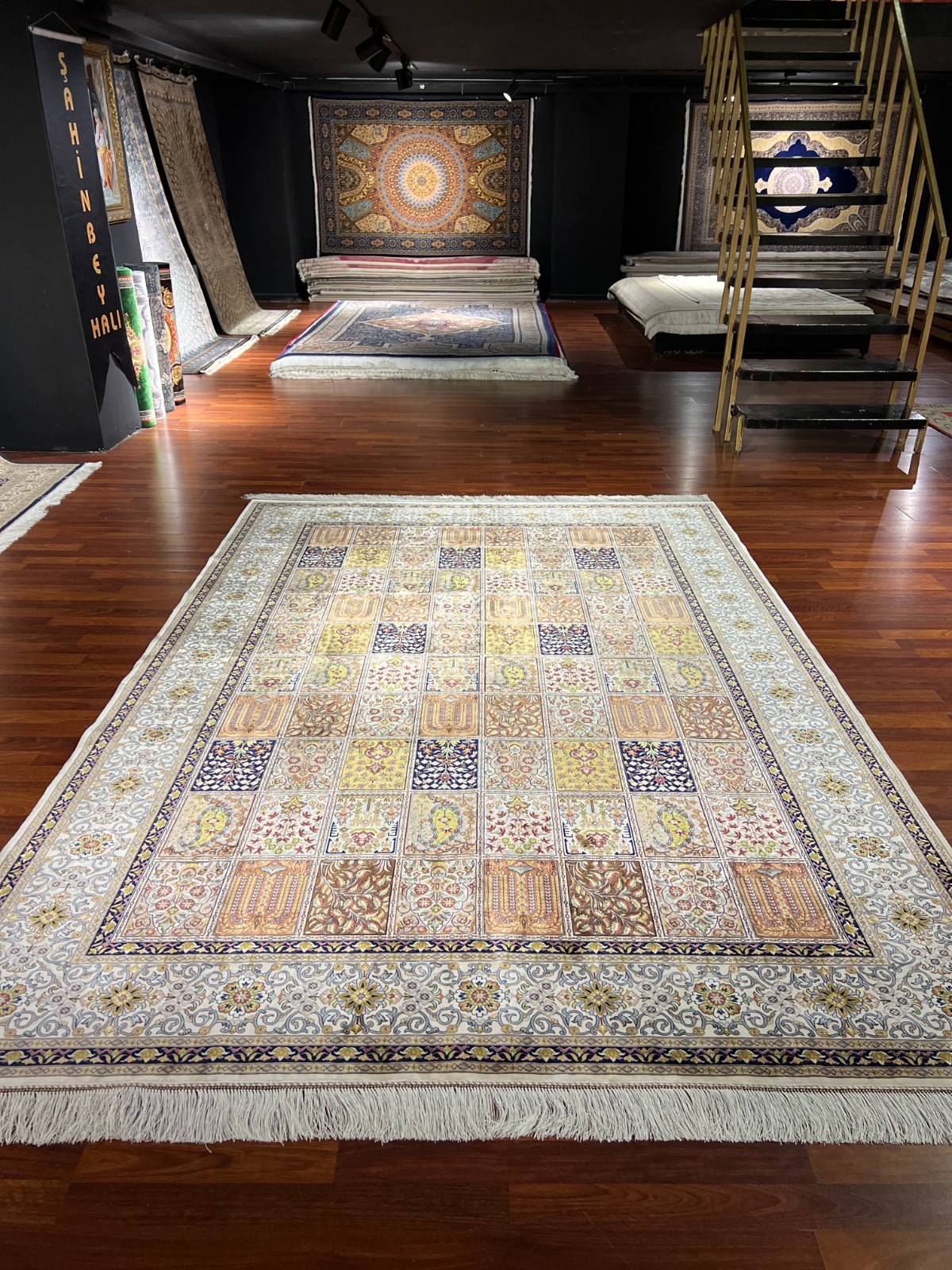 7×10 ft 1001 Nights Patterned Modal Silk Rug – Rug For Living Room