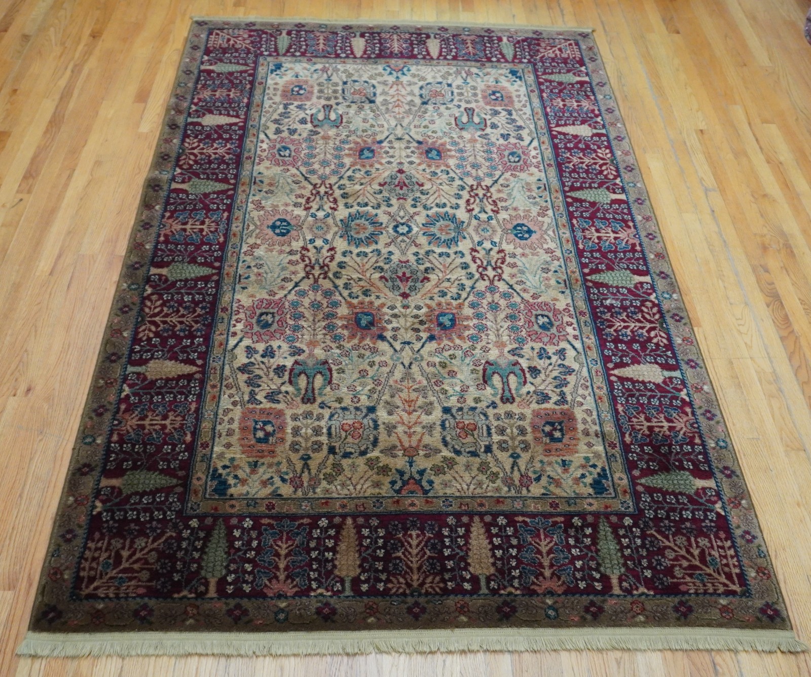 Mint Authentic Karastan# 900-901 Vase Samovar Wool Rug 5’9″ x 9′ Excellent