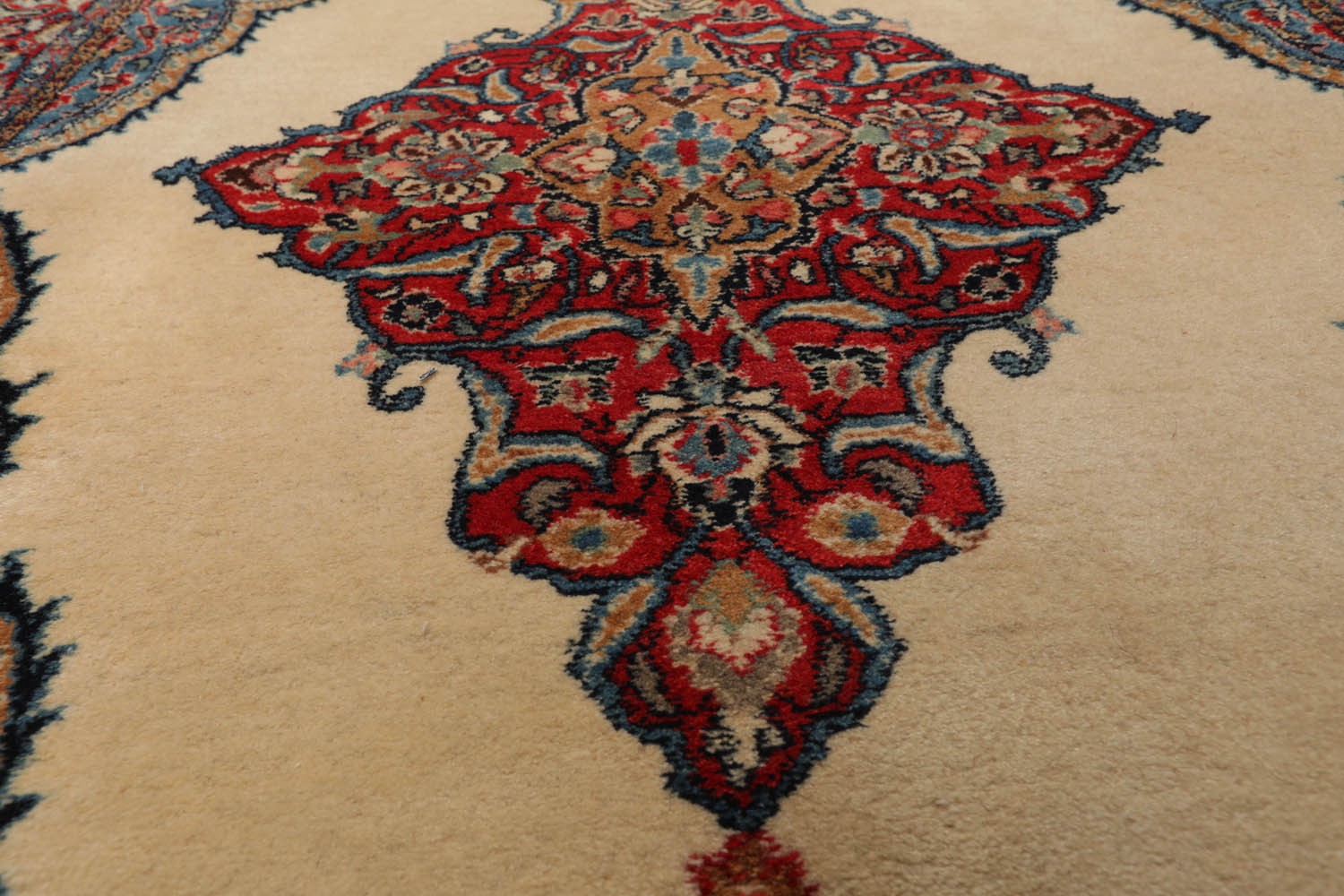 4’4″ x 6’5″ Hand Knotted 100% Wool Authentic Tabrizz Traditional Area Rug Ivory