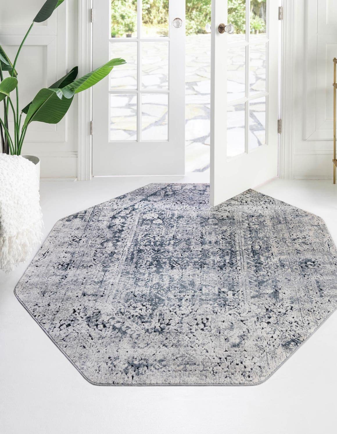 Chateau Collection Area Rug Quincy 5′ 1″ Octagon Gray/ Beig