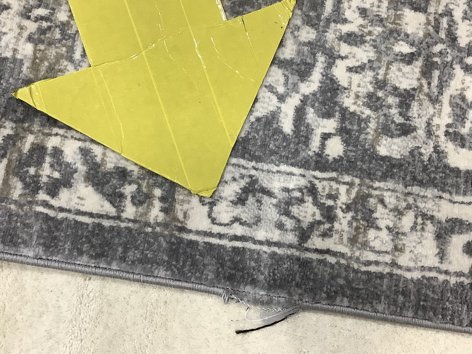 LGREY / IVORY 10′-0″ x 10′-0″ Damaged Rug, Reduced Price 1172682407 BNT832F-10SQ