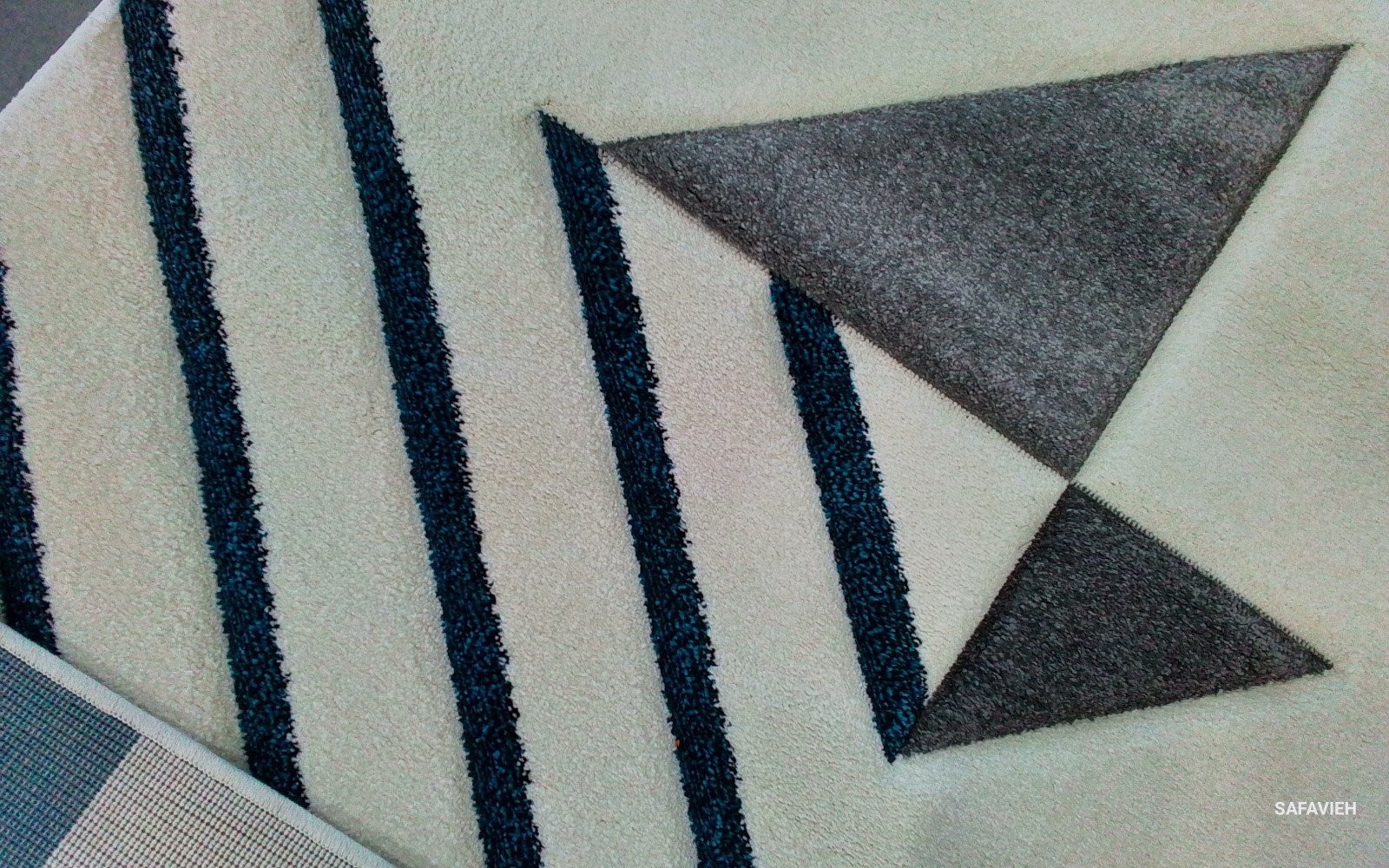 IVORY / PCK BLUE 5′-3″ x 7′-6″ Back Stain Rug Reduced Price 1172777071 HLW709B-5