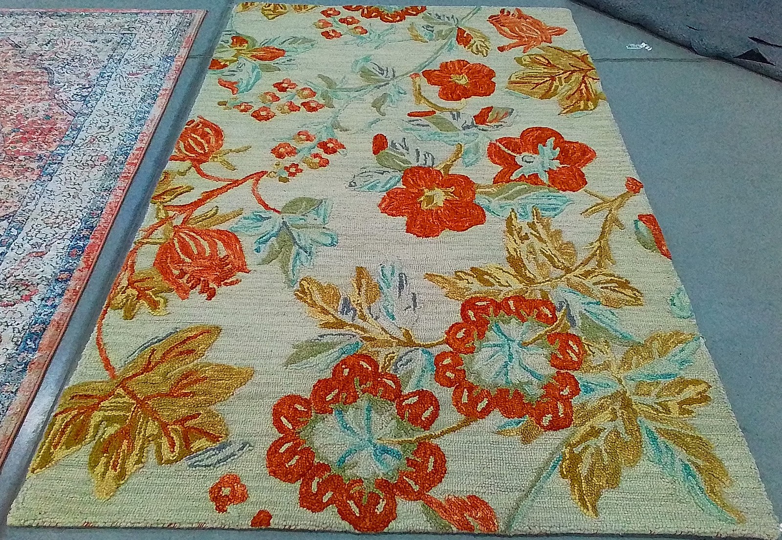 GREY / RED 5′-0″ x 8′-0″ Flaw in Rug, Reduced Price 1172801312 BLM458F-5