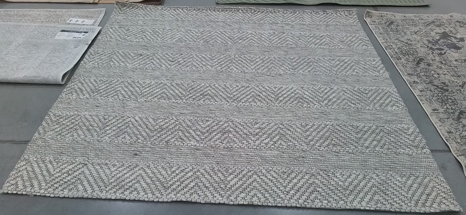 BEIGE / LIT GREY 7′-0″ x 7′-0″ Flaw in Rug, Reduced Price 1172799172 MRB554B-7SQ