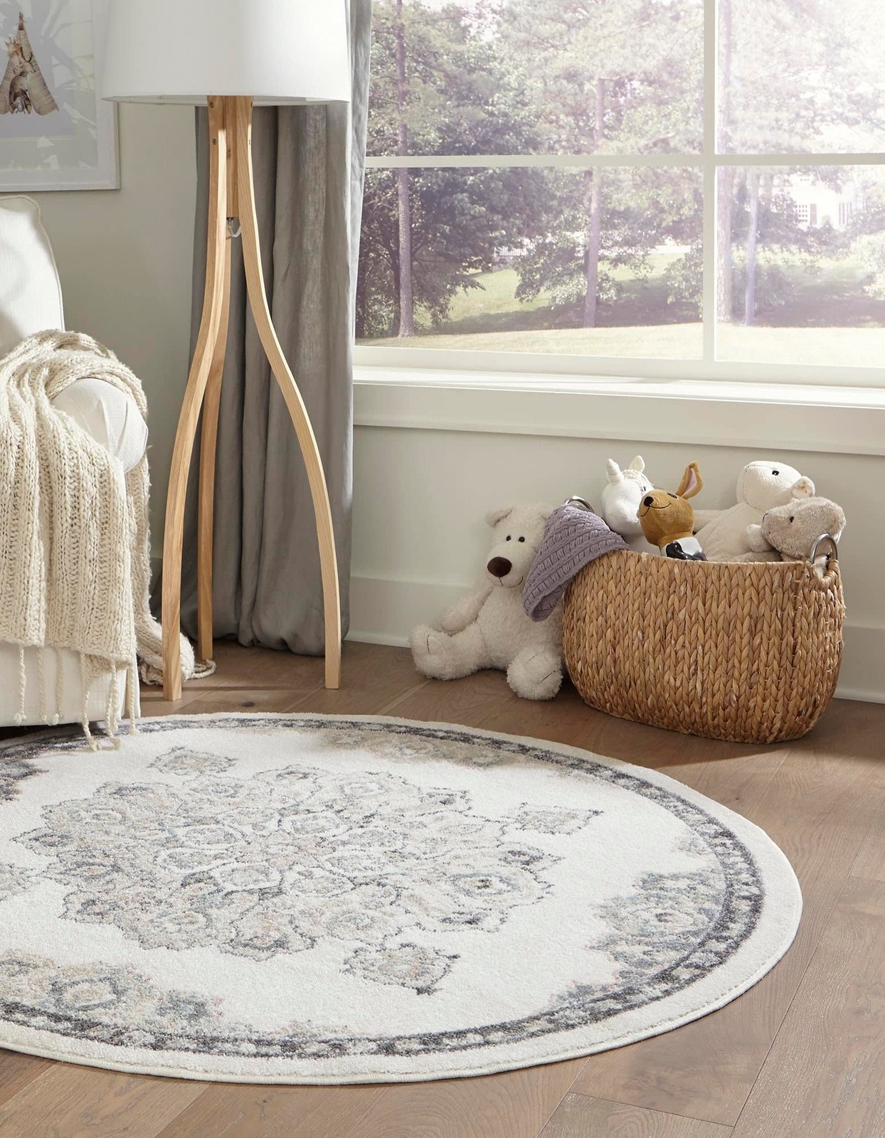Unique Loom Parker Collection Area Rug – Kokulu 5 Round Ivory/ Beige