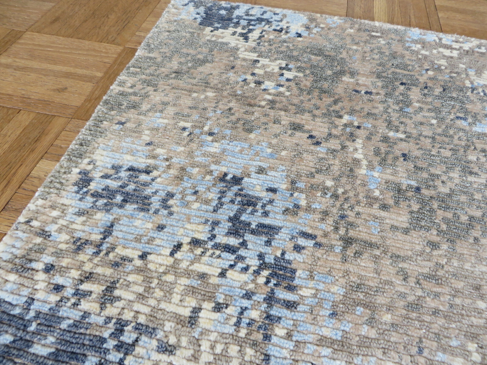 2 x 2 Square Hand Knotted Modern Abstract Oriental Rug With Silk G8192