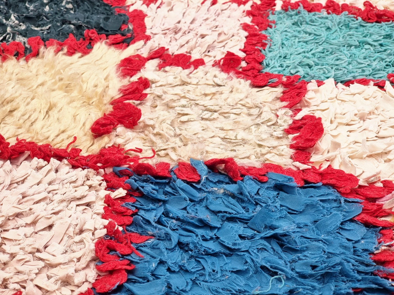Moroccan Handmade Vintage Boucherouite 2’6×5’9 Berber Red &White Cotton Rug