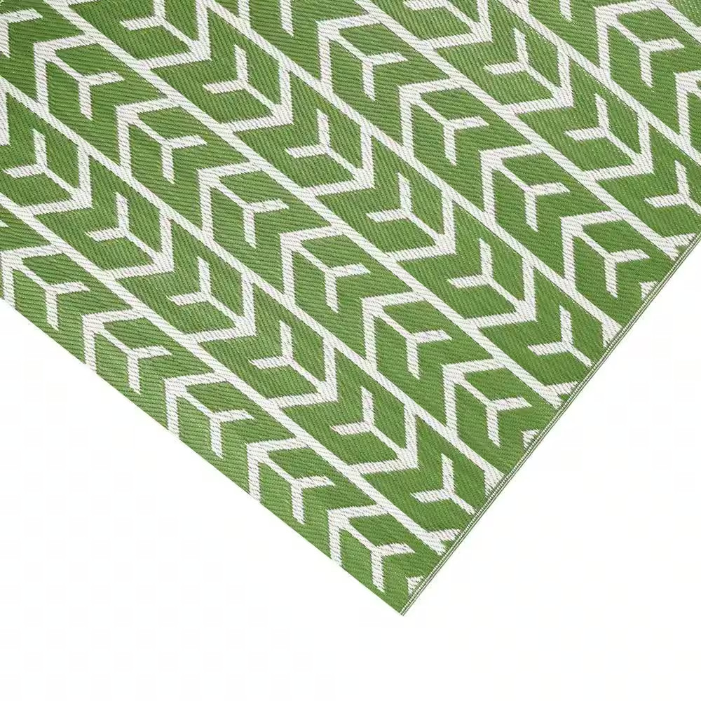 Amsterdam Green Creme 8 Ft. X 10 Ft. Modern Reversible Recycled Plastic Indoor/O