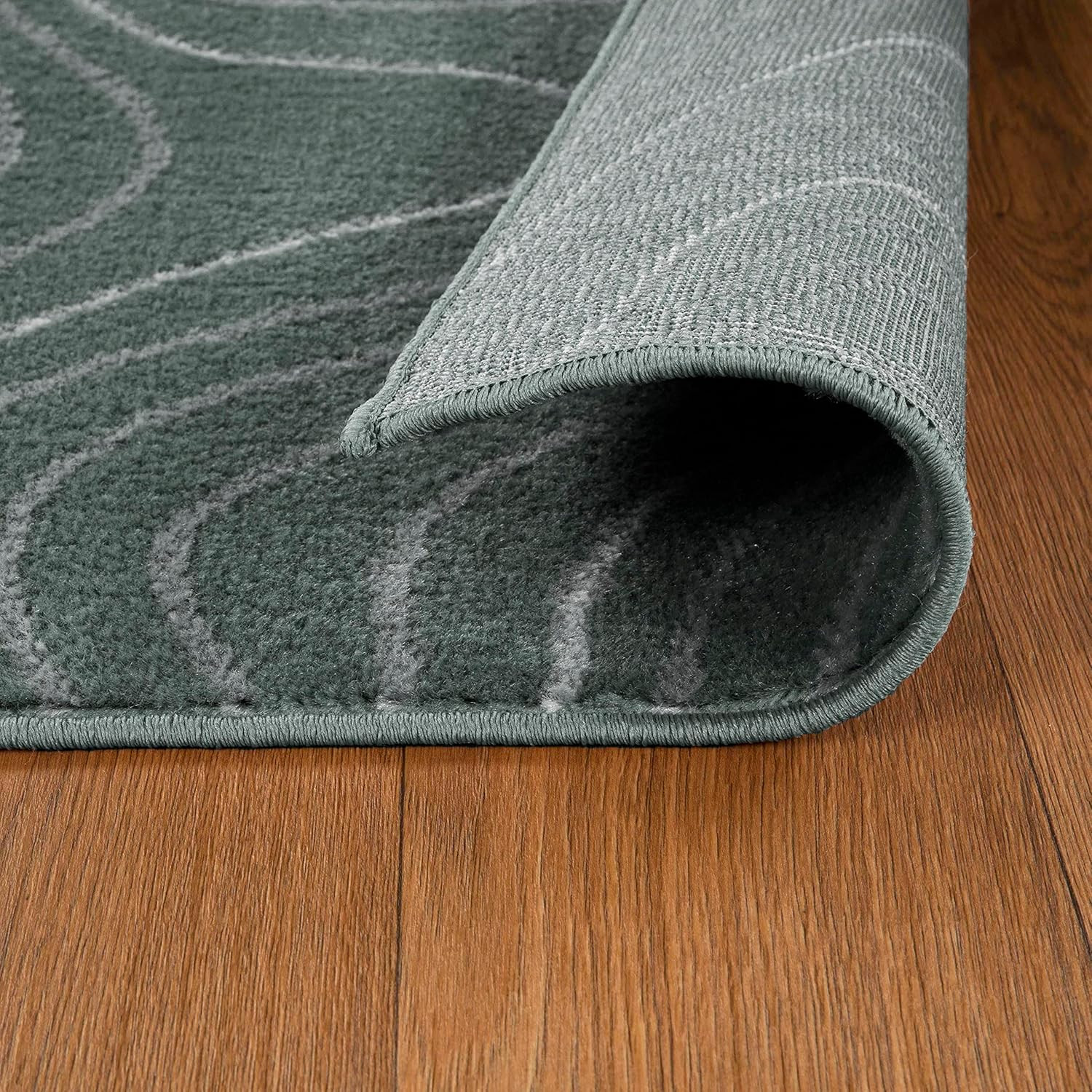 Modern Abstract Area Rug, Plush 7′ x 9′ Carpet for High-Traffic Spaces