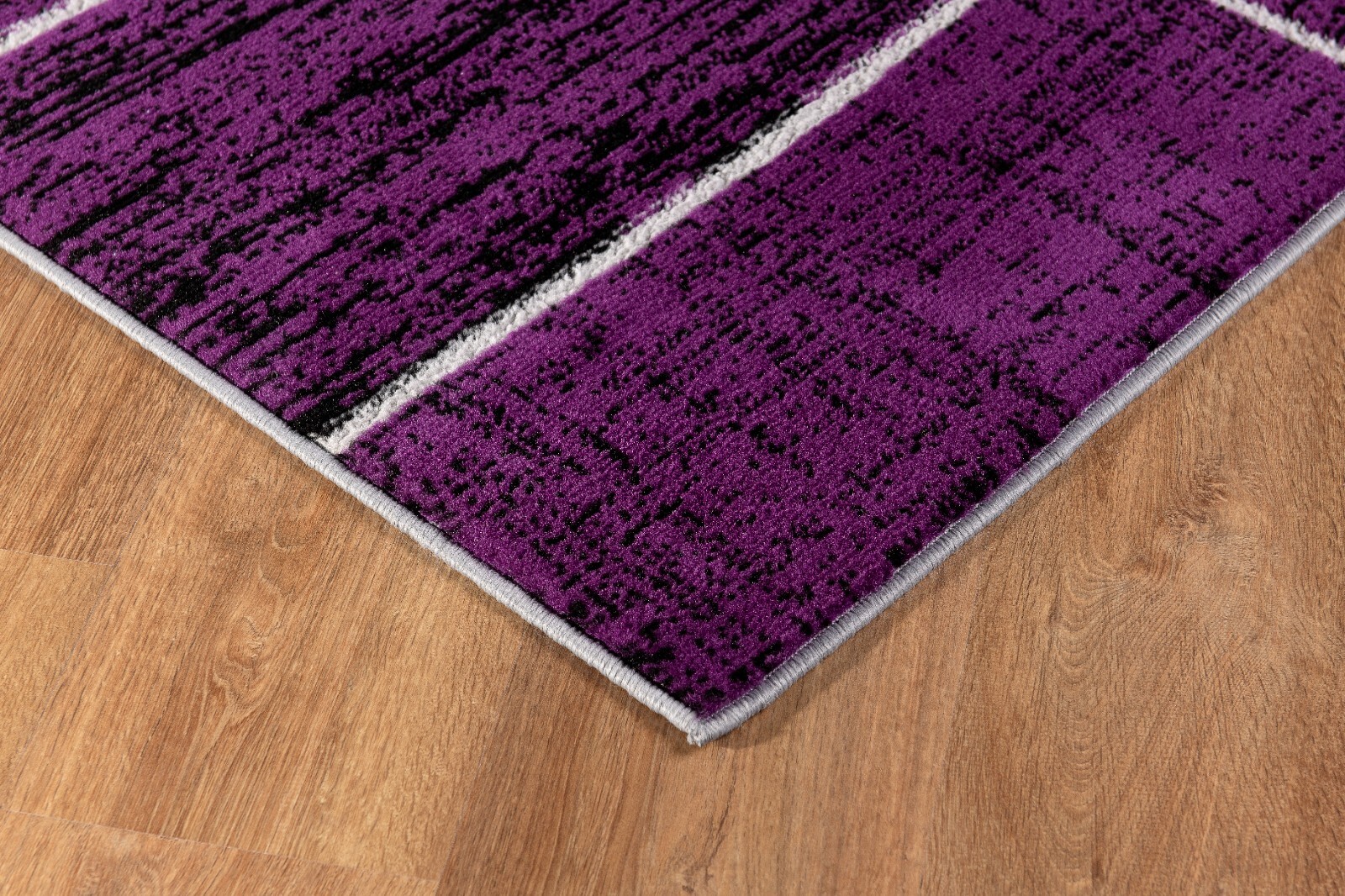 L’Baiet Verena Purple Geometric 4 ft. x 6 ft. Rug