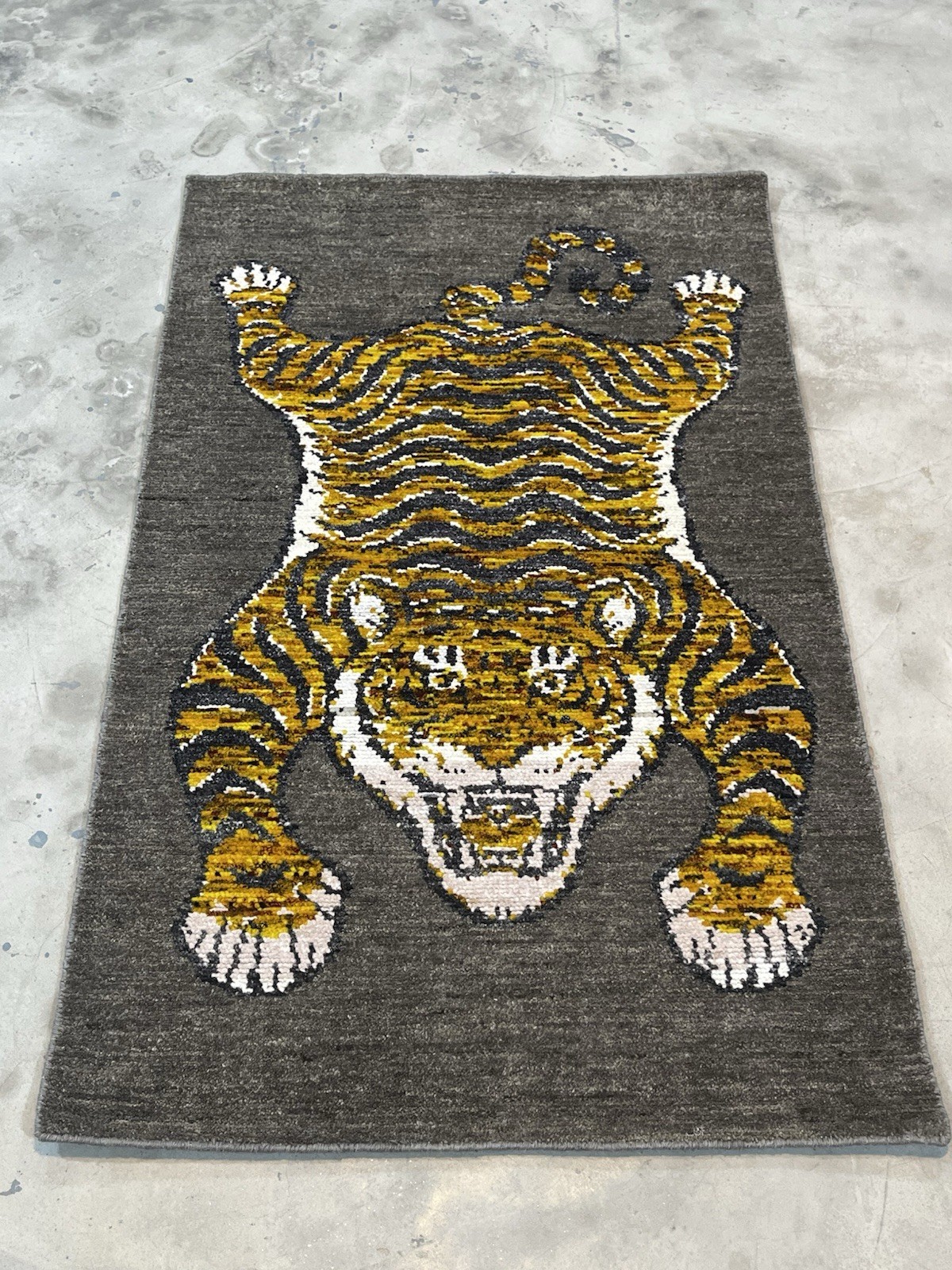 3x 5 feet Handwoven Tiger Oushak Wool Rug : Brown