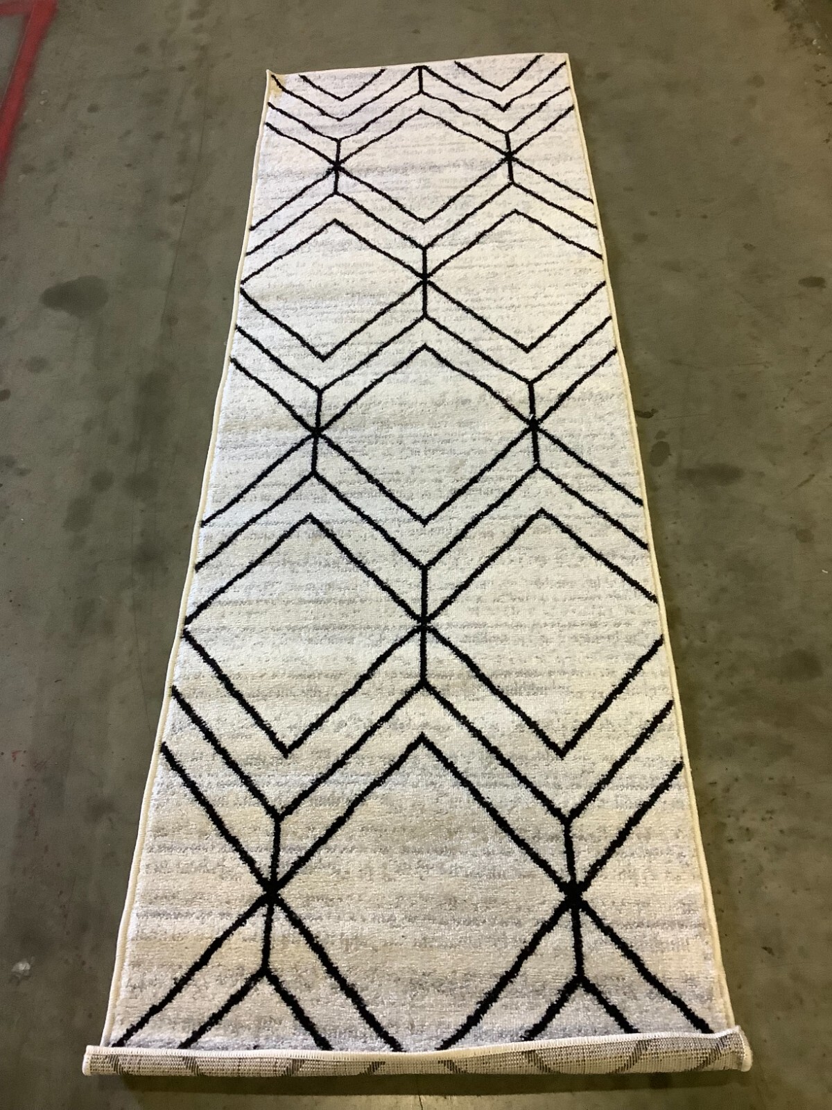 LIGHT GREY / BLACK 2′-6″ X 8′ Flaw in Rug, Reduced Price 1172664976 ADR241F-28