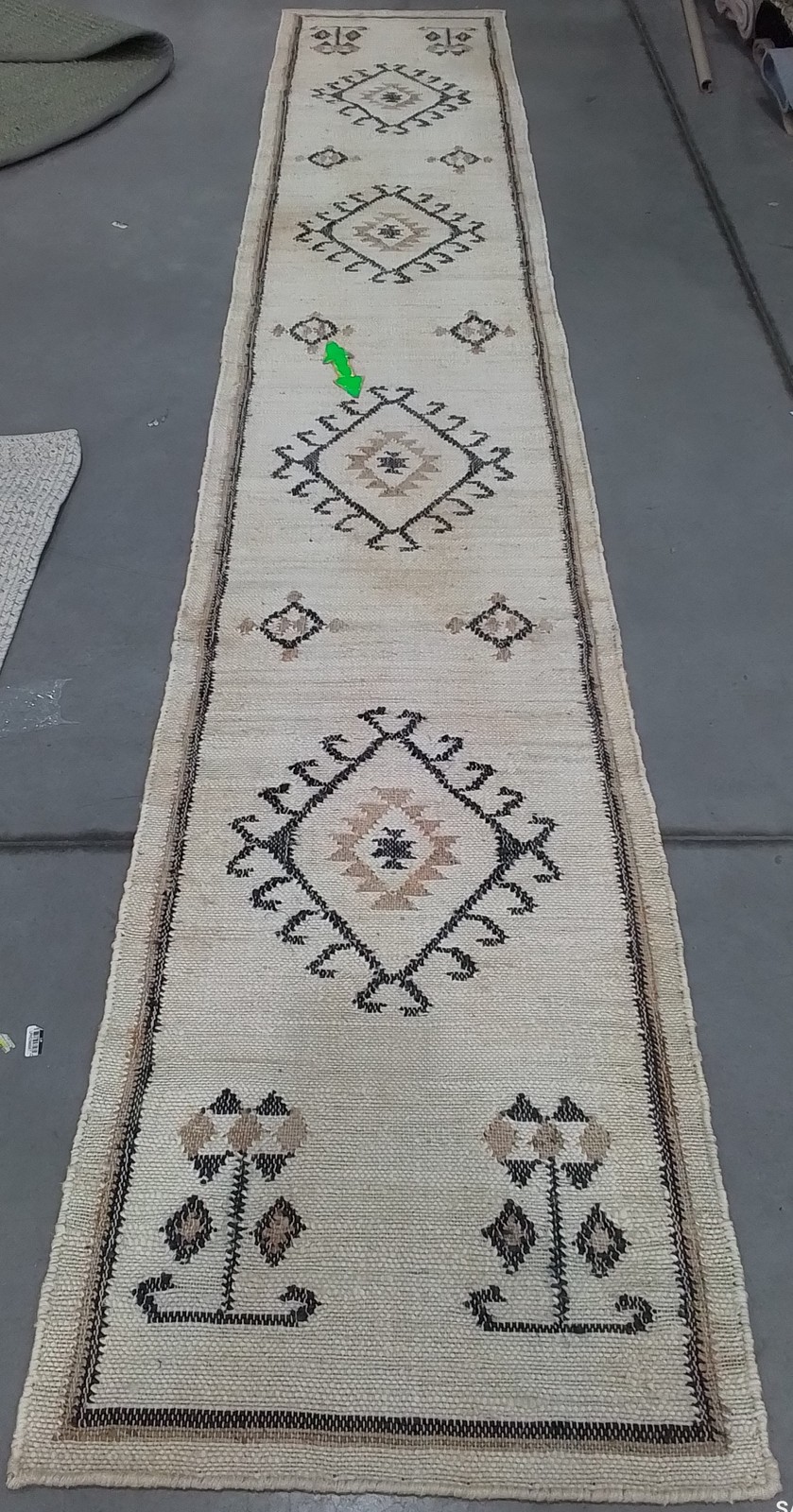 IVORY / BLACK 2′-3″ x 13′-0″ Stained Rug, Reduced Price 1172809145 KLM762A-213