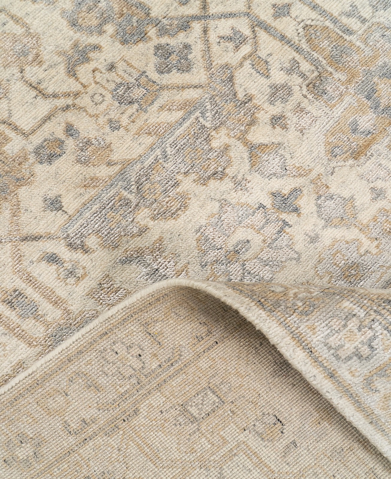 7’10” x 10’0″ Fine Hand Knotted Silk Rug Vintage Ivory Turkish Oushak Area Rug