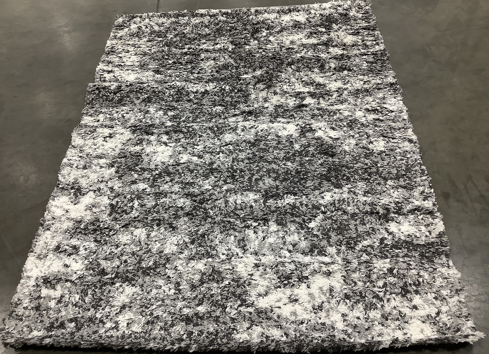 GREY BLUE / CREAM 5′-0″ x 7′-0″ Damaged Rug, Reduced Price 1172685761 BER219G-57