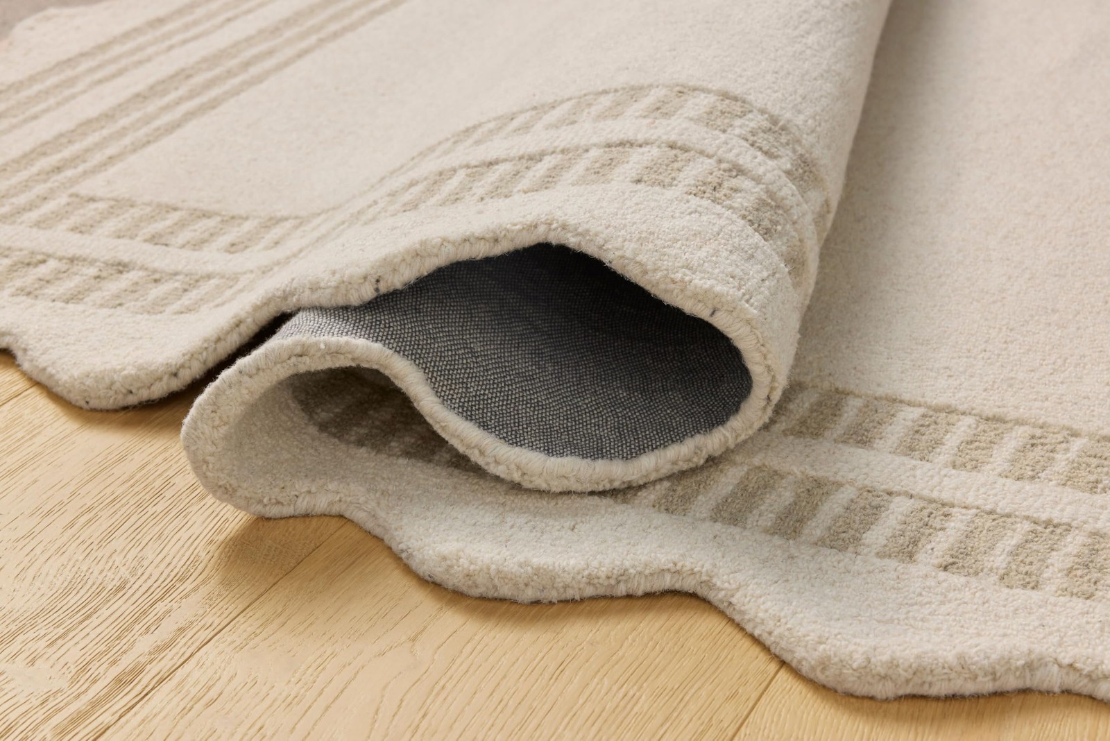 Chris Loves Julia Scottie Collection Sco01 Ivory/grey 23 X 39 .87 Pile Heig