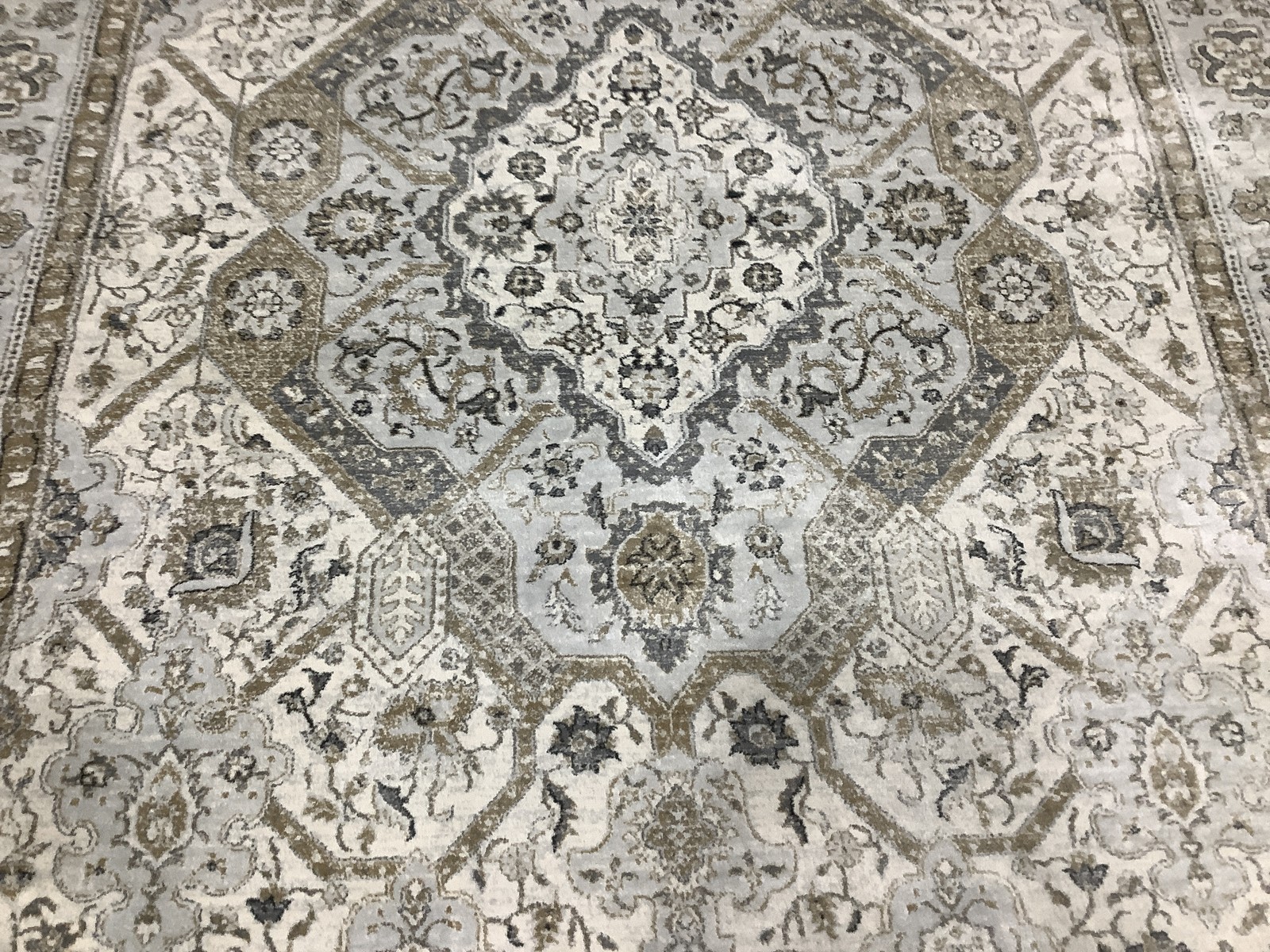 CREAM / BEIGE 6′-7″ x 9′-0″ Back Stain Rug, Reduced Price 1172683408 ISA916B-7