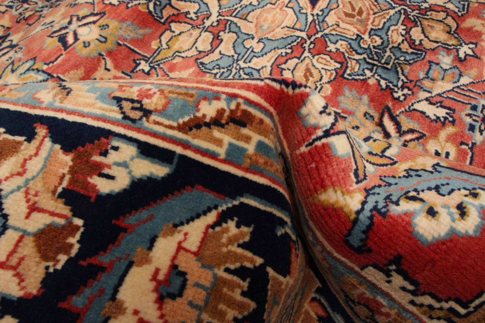 Vintage 6’9″ x 9’11” Traditional Hand Knotted Vegetable Dye Wool Area Rug
