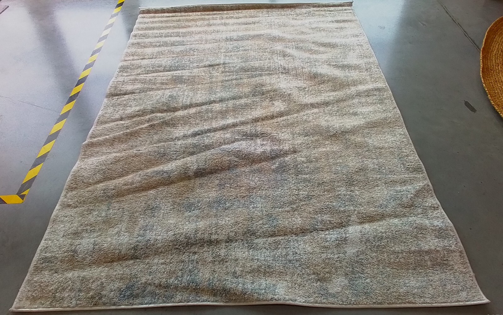 BEIGE / SLATE 5′-1″ x 7′-6″ Back Stain Rug, Reduced Price 1172767887 ADR207B-5