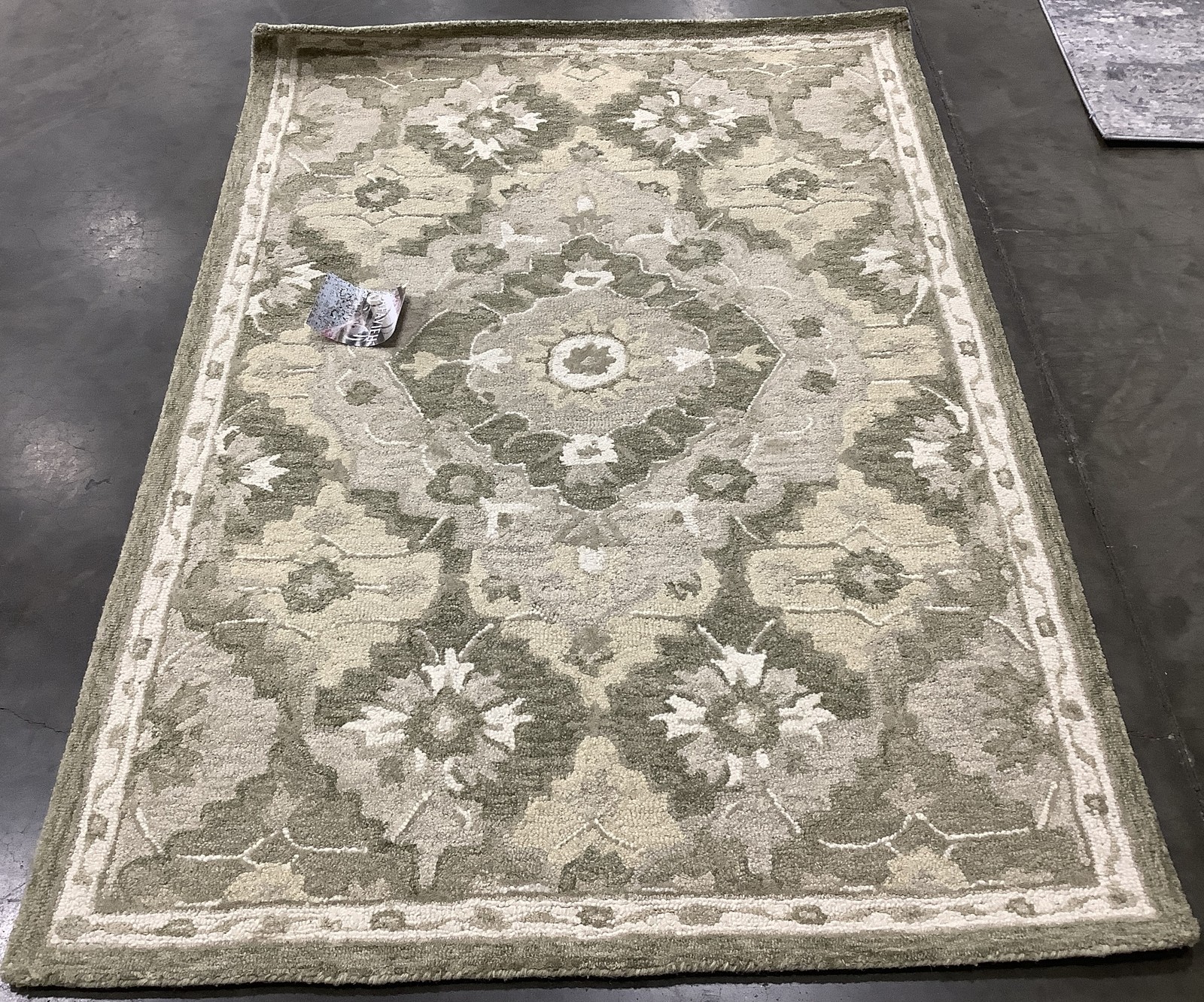BEIGE / GREY 4′-0″ x 6′-0″ Back Stain Rug, Reduced Price 1172683604 MLP377B-4